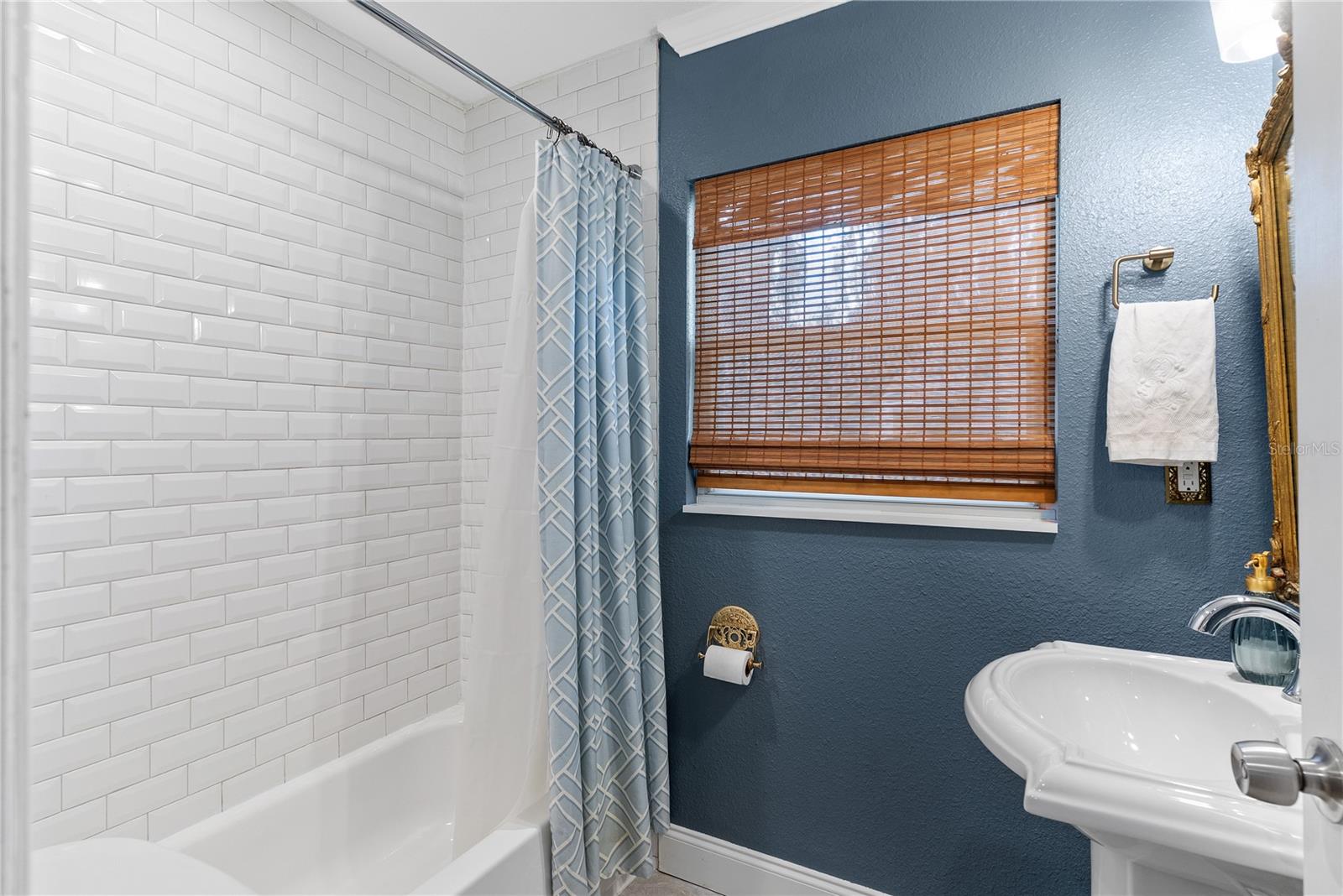 Image 25 of 38 For 1421 Hanna Avenue