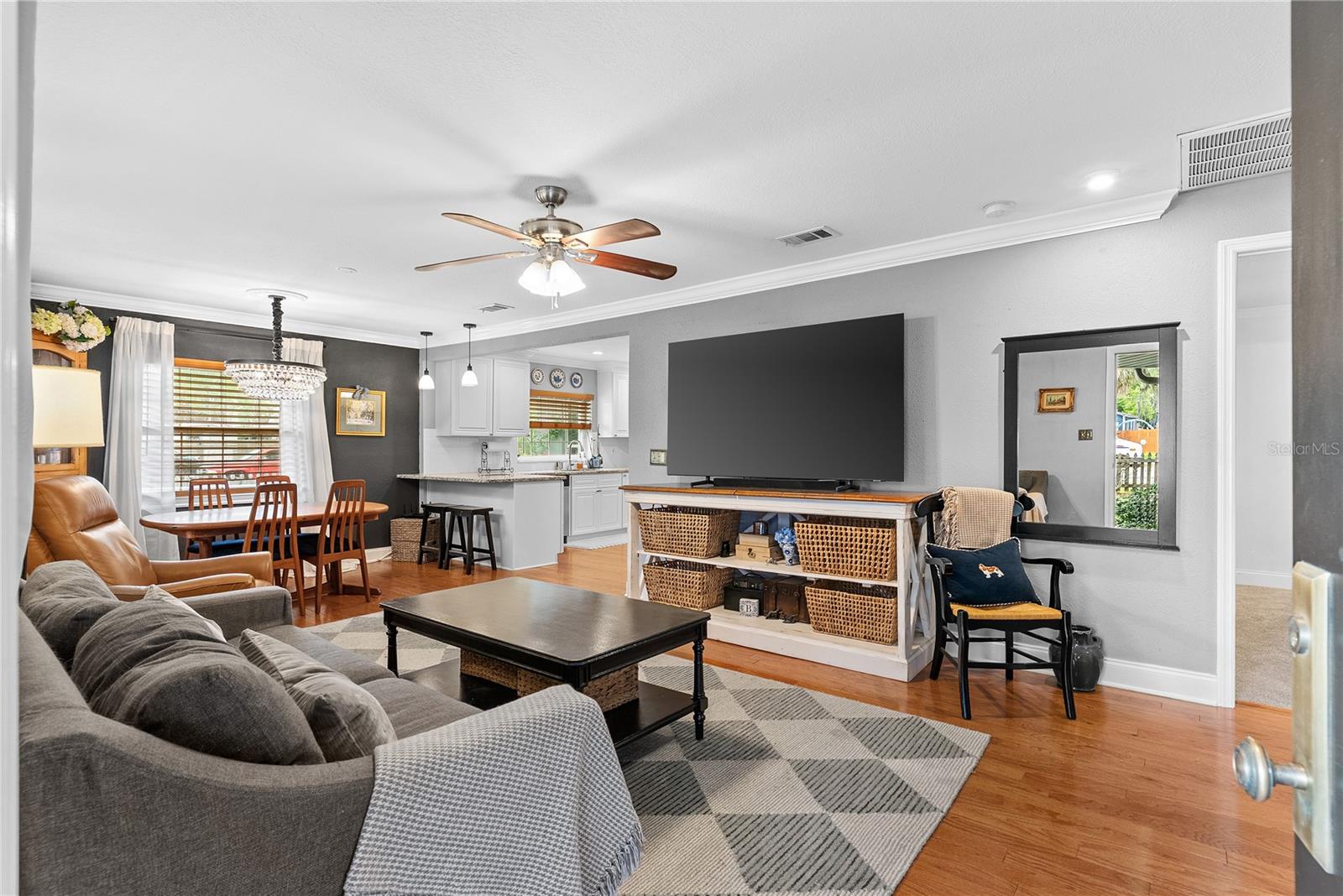 Image 3 of 38 For 1421 Hanna Avenue