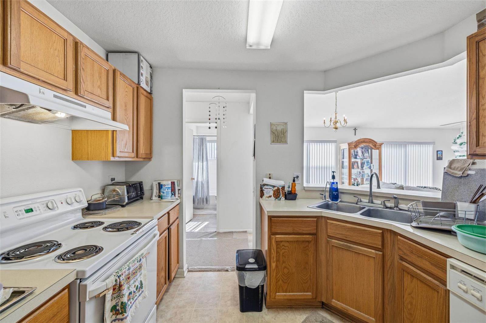 Image 9 of 20 For 12422 Tree Pointe Court