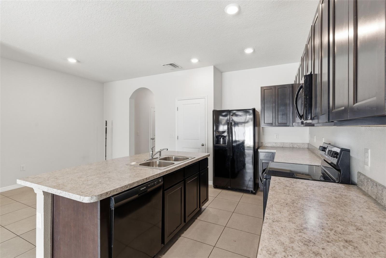 Image 16 of 47 For 424 Newmont Circle