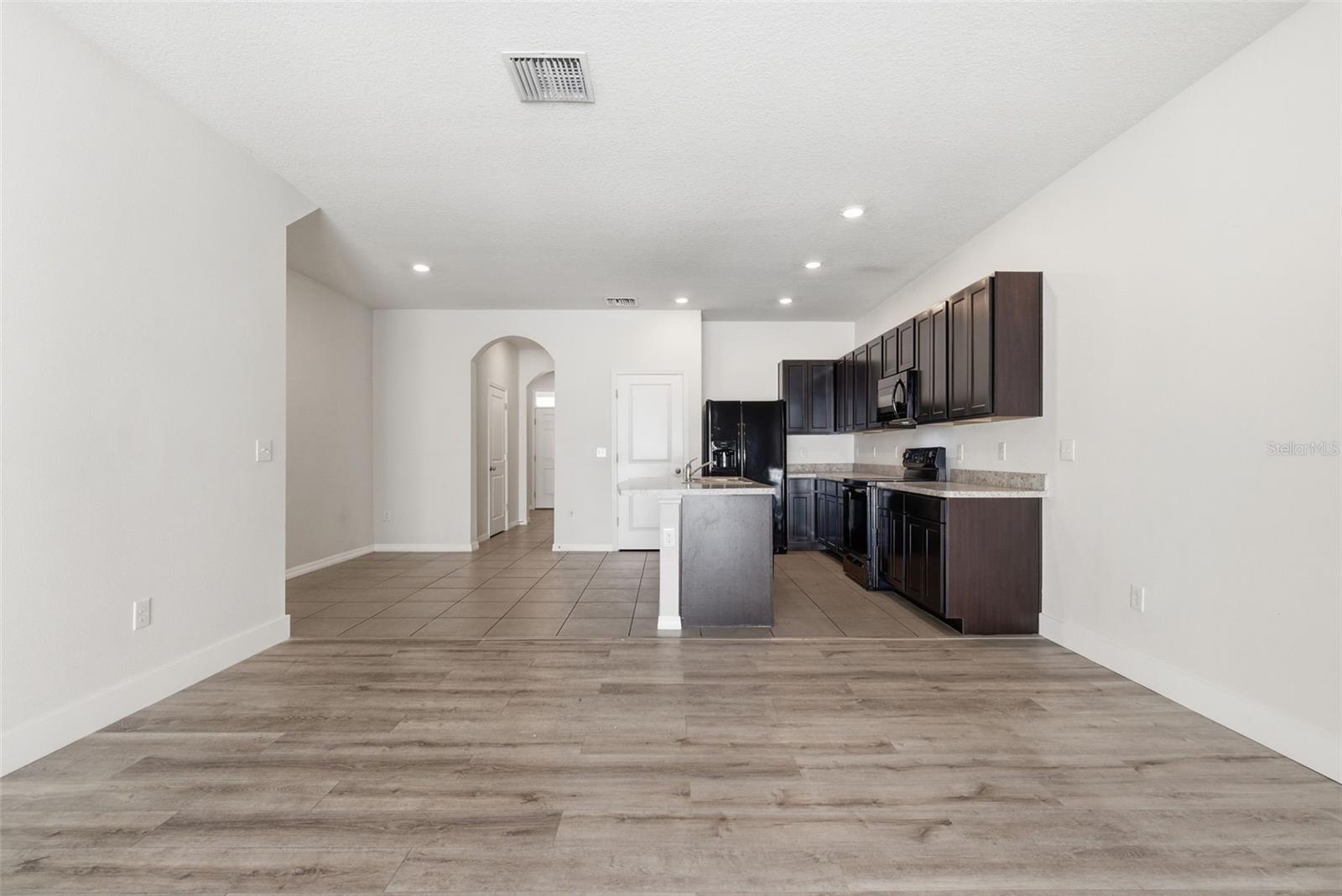 Image 21 of 47 For 424 Newmont Circle