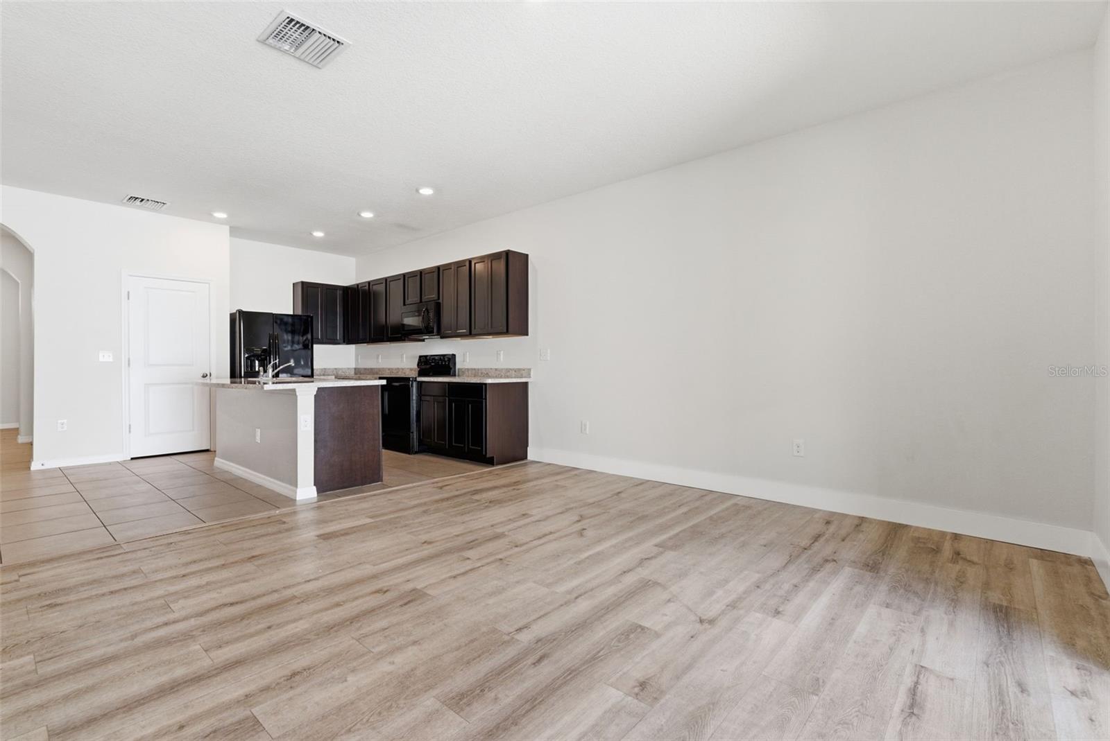 Image 22 of 47 For 424 Newmont Circle