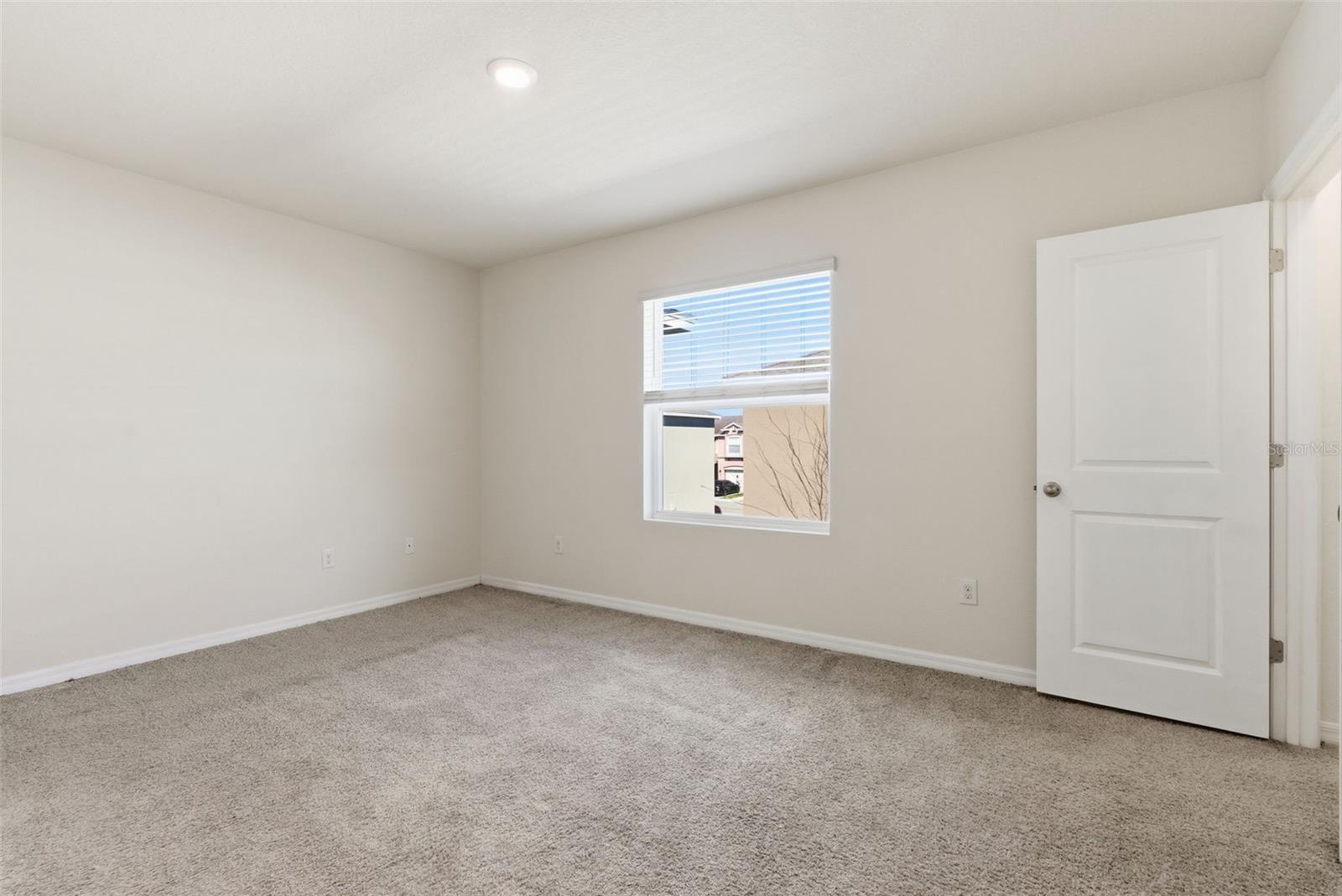 Image 33 of 47 For 424 Newmont Circle