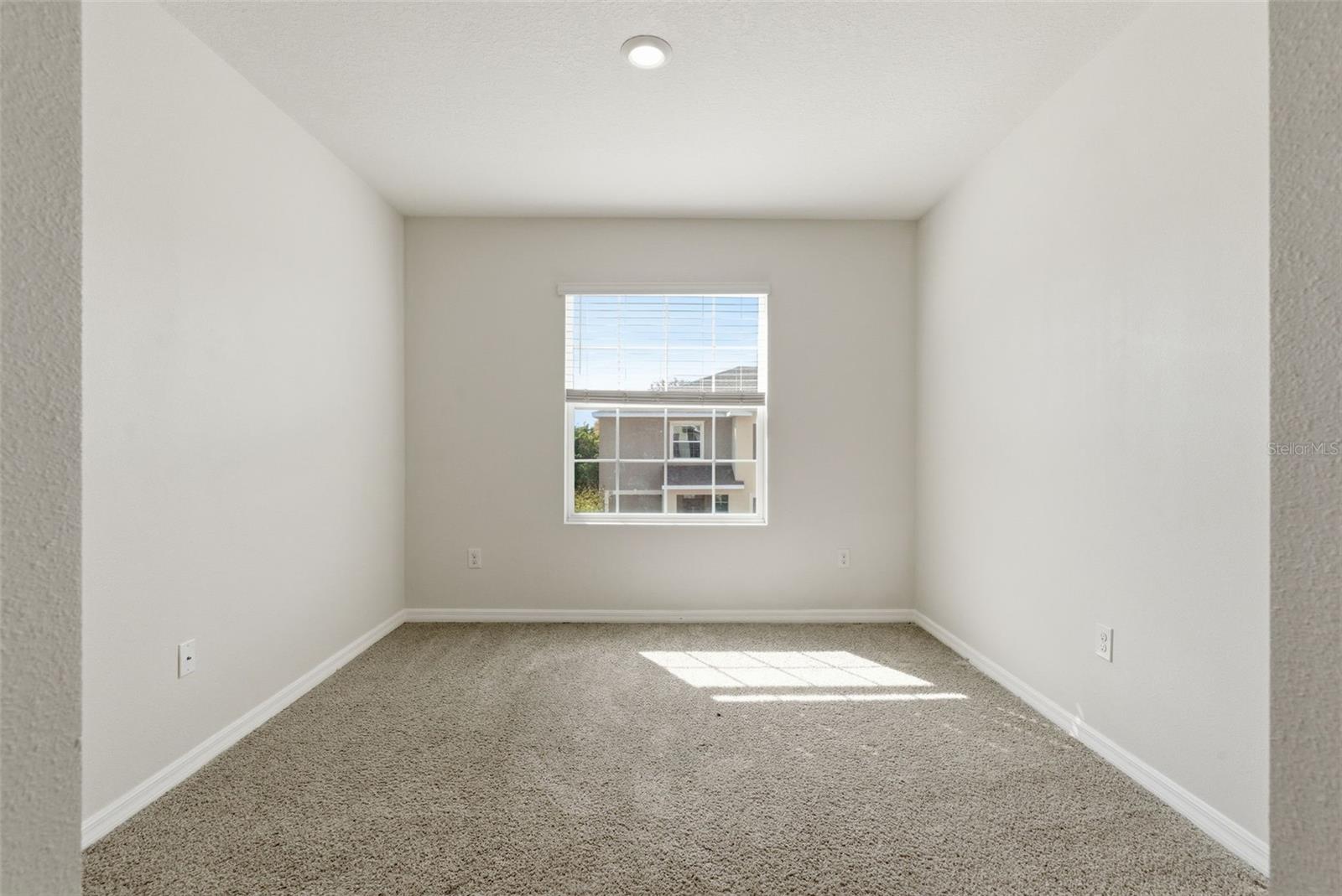 Image 38 of 47 For 424 Newmont Circle