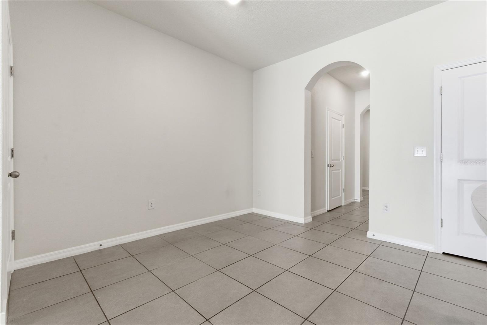 Image 9 of 47 For 424 Newmont Circle