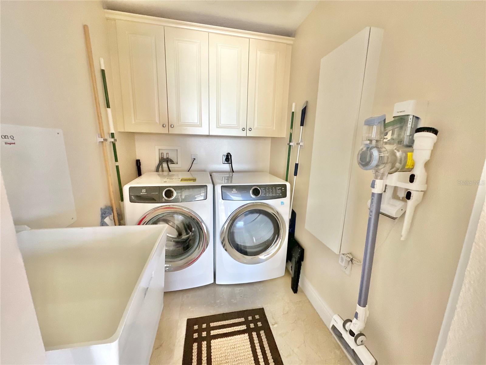 Image 27 of 37 For 15 Somerset Street 603