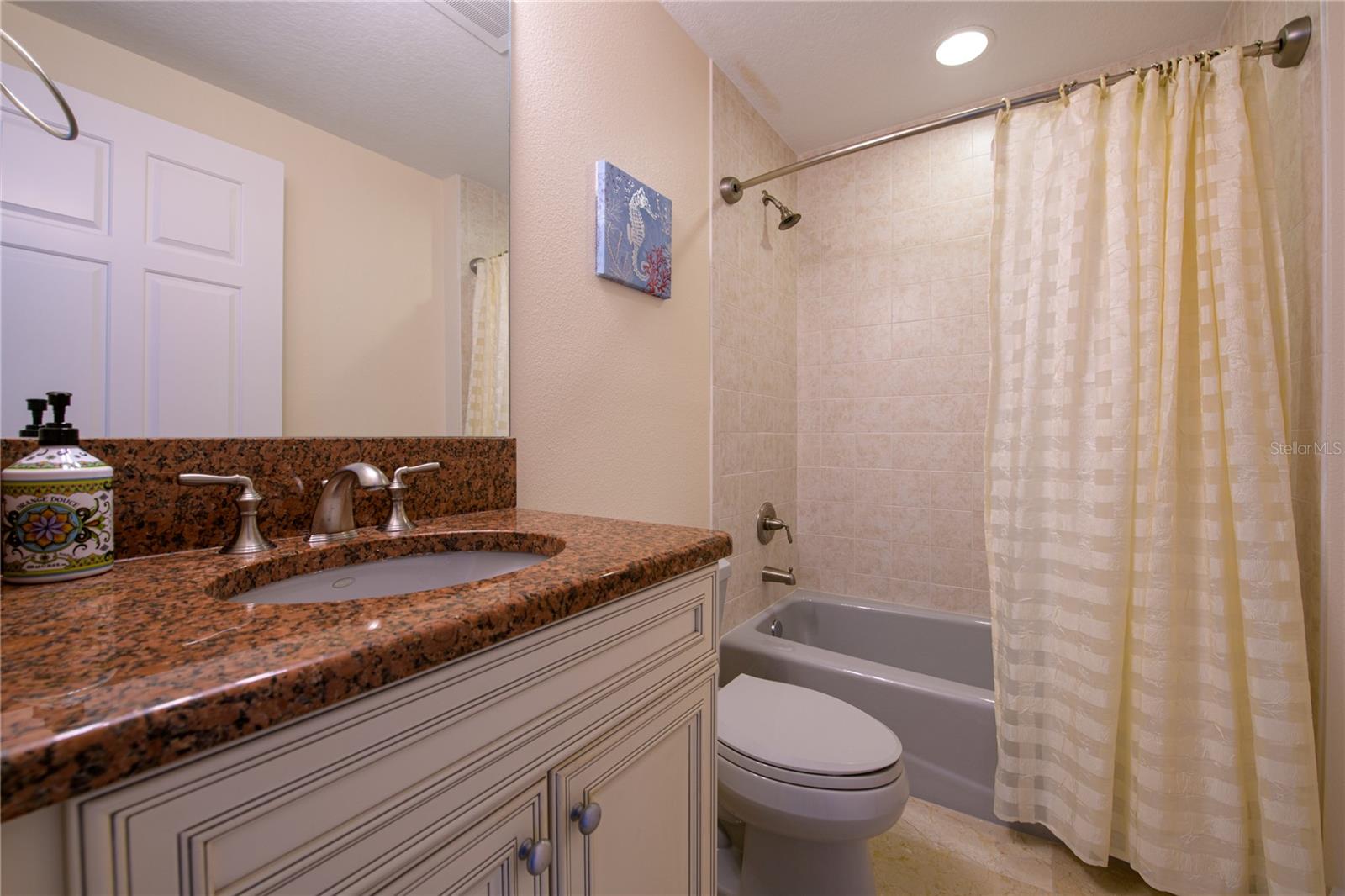 Image 31 of 37 For 15 Somerset Street 603