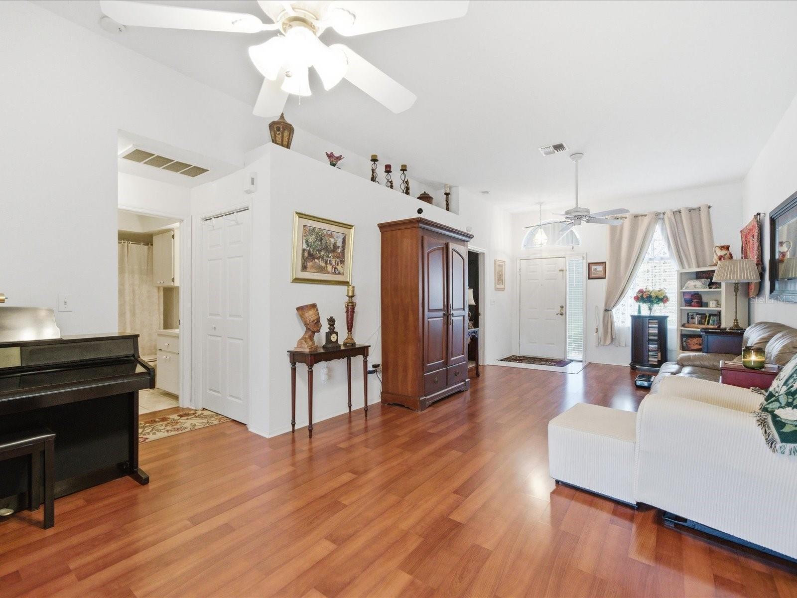 Image 11 of 35 For 4209 Avanti Circle