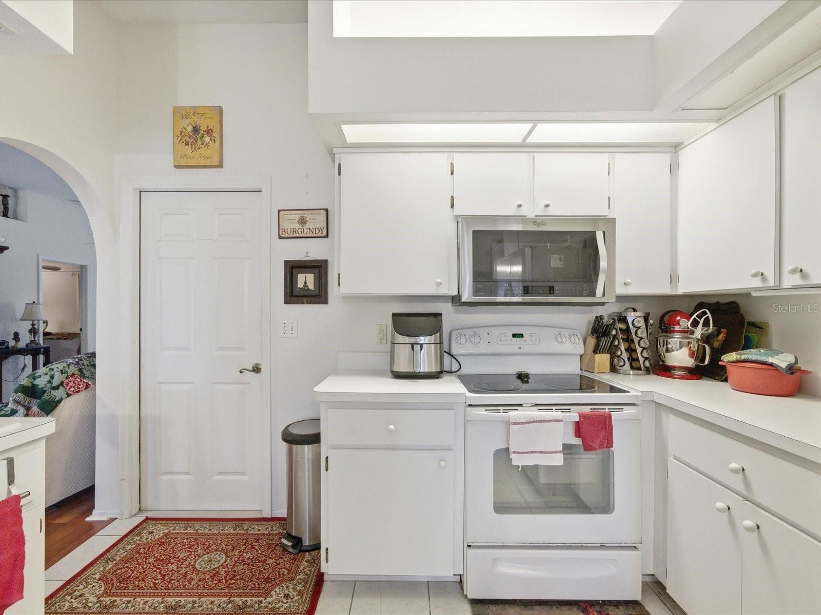 Image 16 of 35 For 4209 Avanti Circle