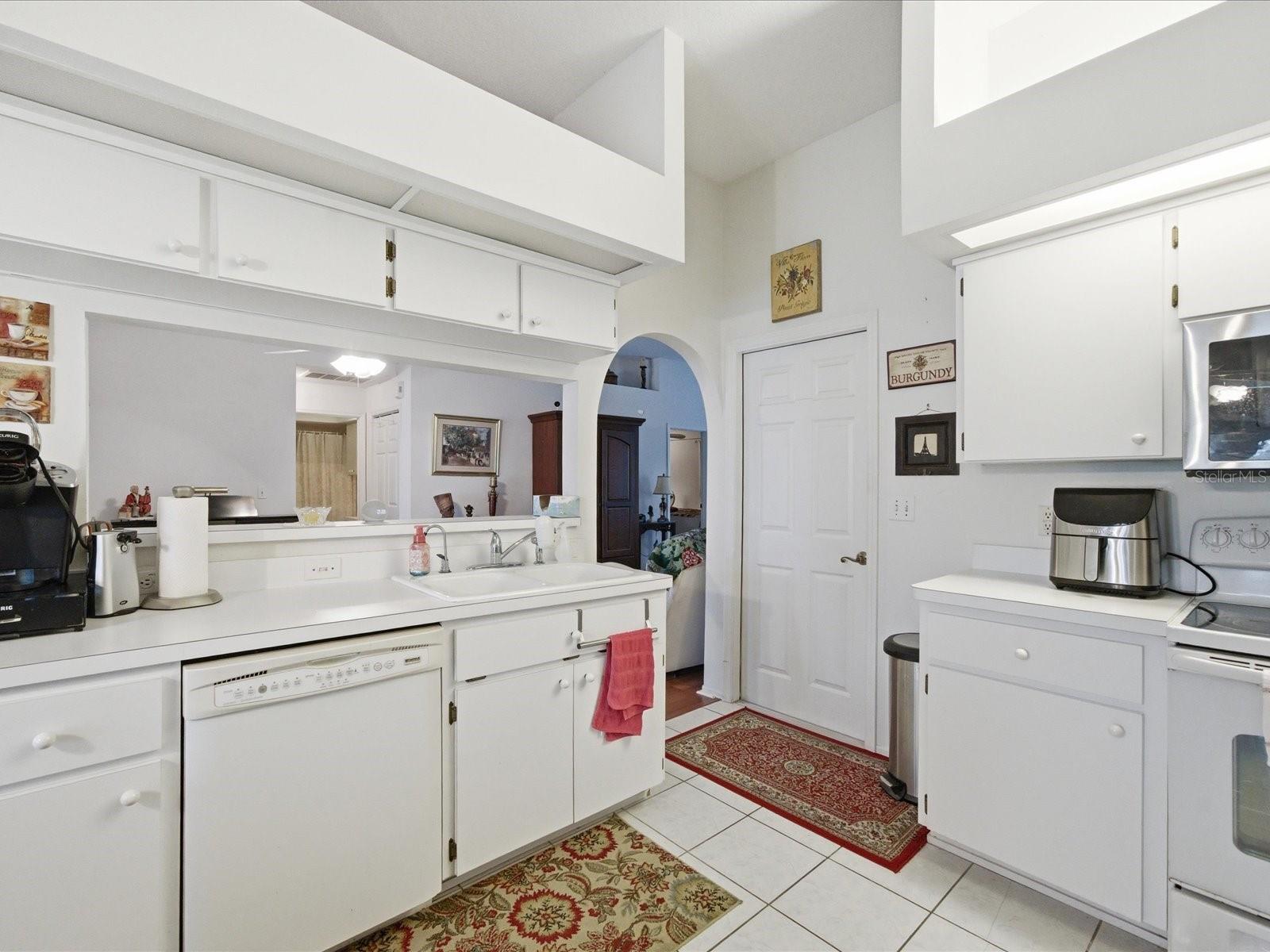 Image 17 of 35 For 4209 Avanti Circle