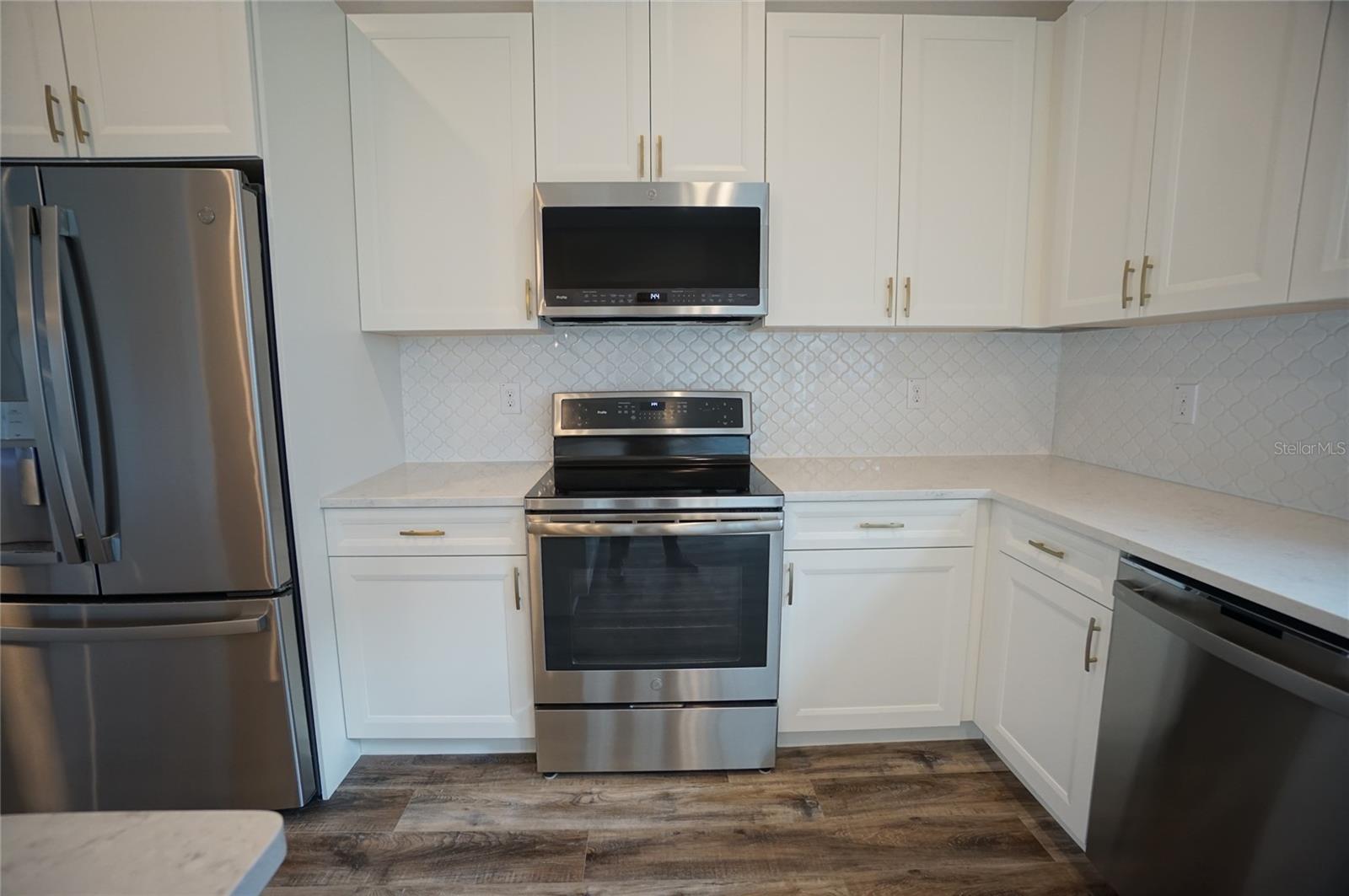 Image 10 of 29 For 3124 Azeele Street 4