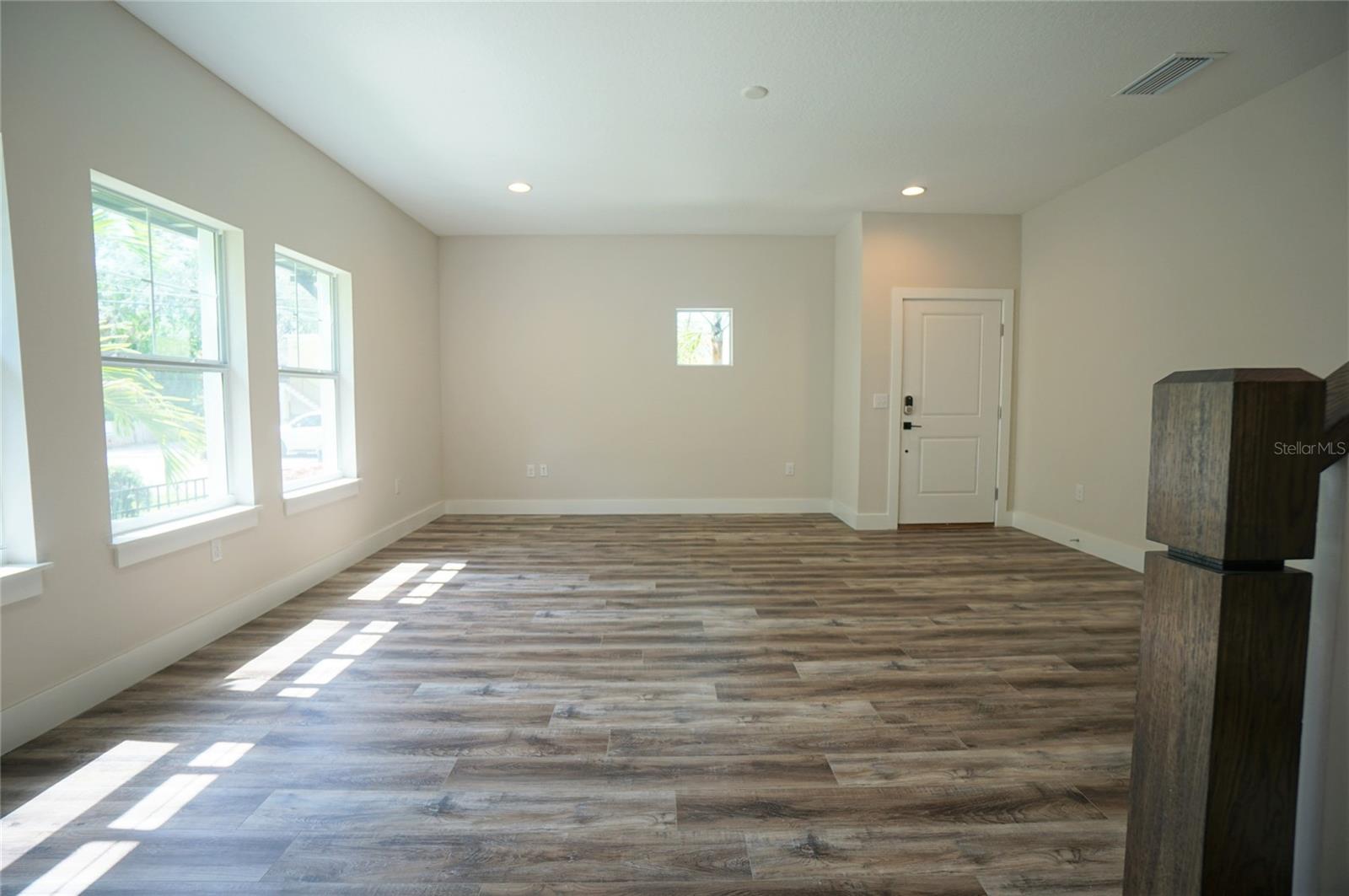 Image 11 of 29 For 3124 Azeele Street 4