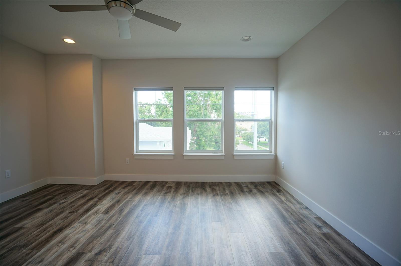 Image 18 of 29 For 3124 Azeele Street 4