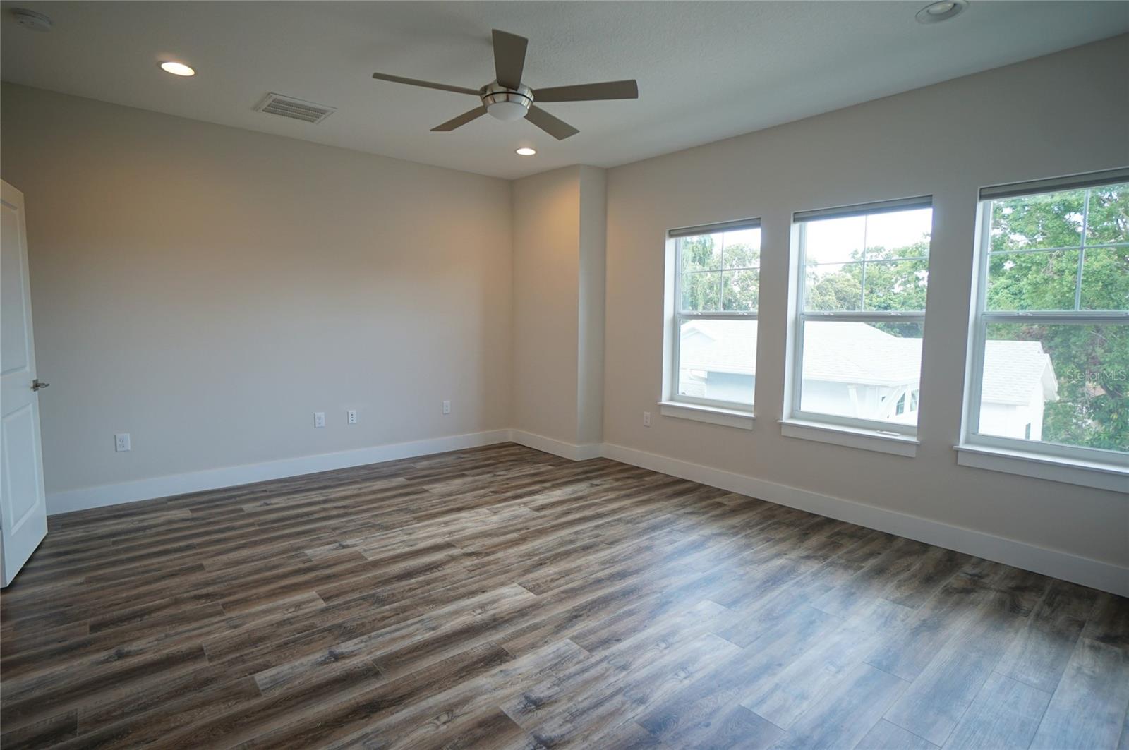 Image 19 of 29 For 3124 Azeele Street 4