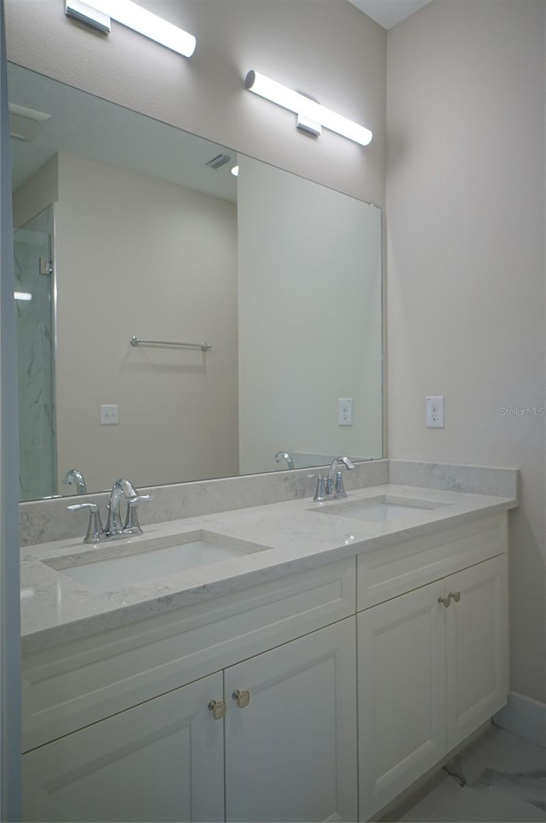 Image 22 of 29 For 3124 Azeele Street 4