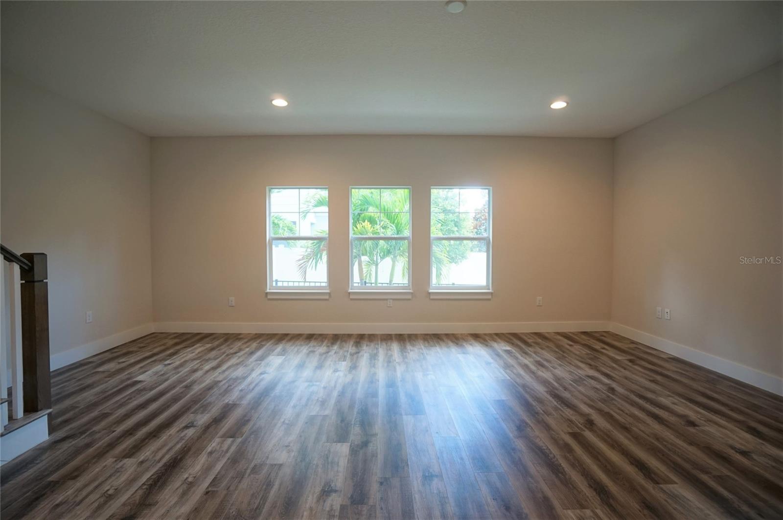 Image 6 of 29 For 3124 Azeele Street 4