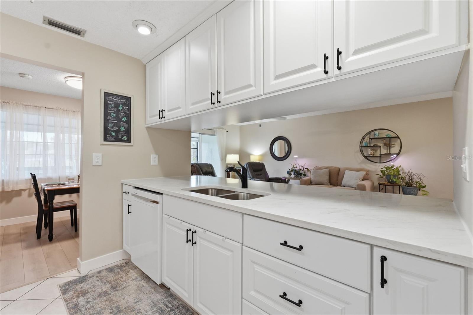 Listing photo id 8 for 1304 13th Circle Se 110