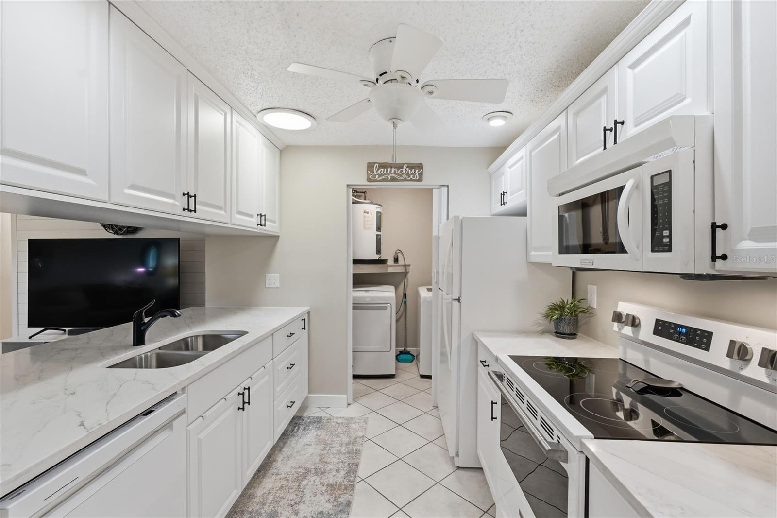 Listing photo id 9 for 1304 13th Circle Se 110