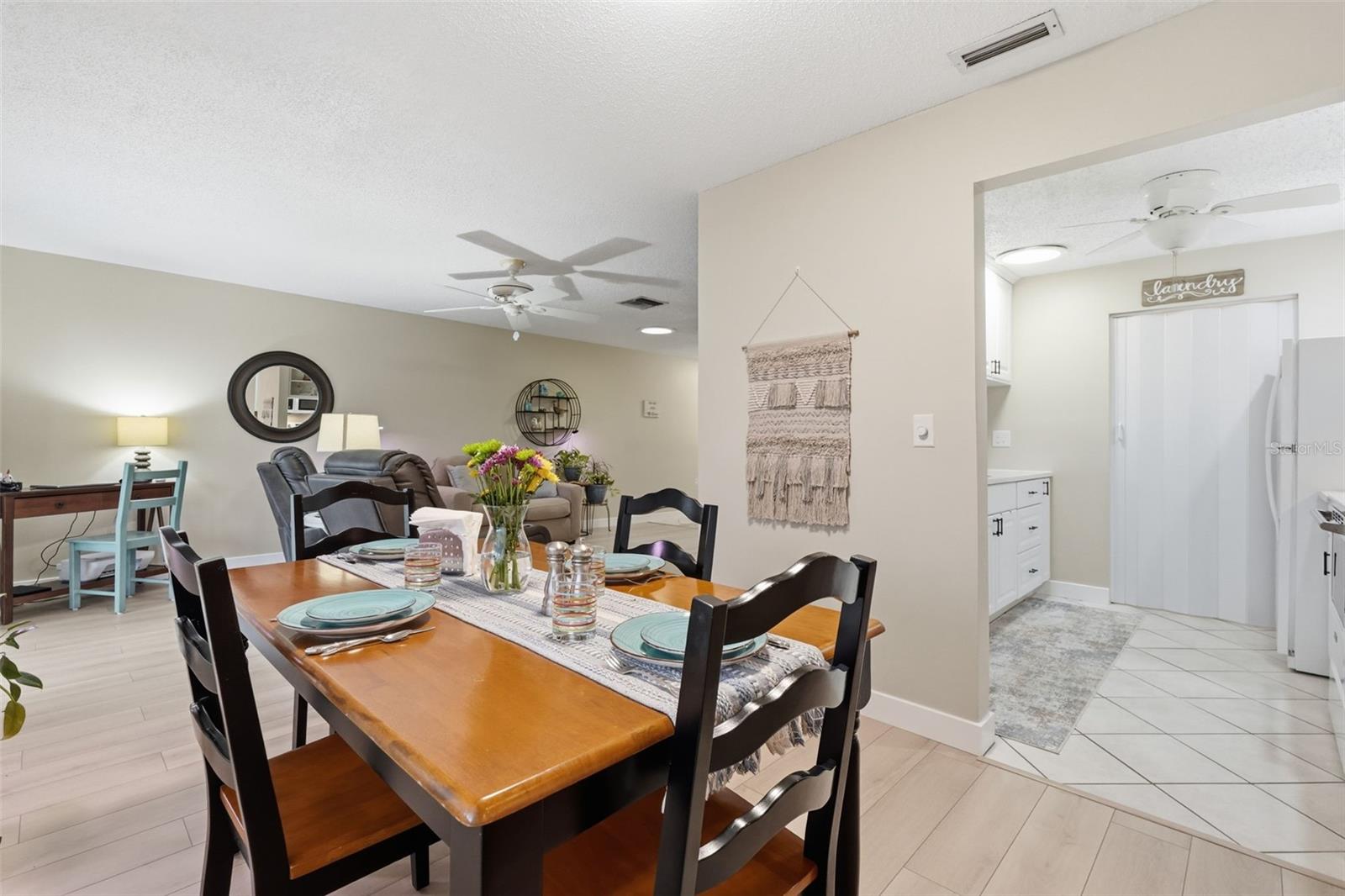 Listing photo id 11 for 1304 13th Circle Se 110