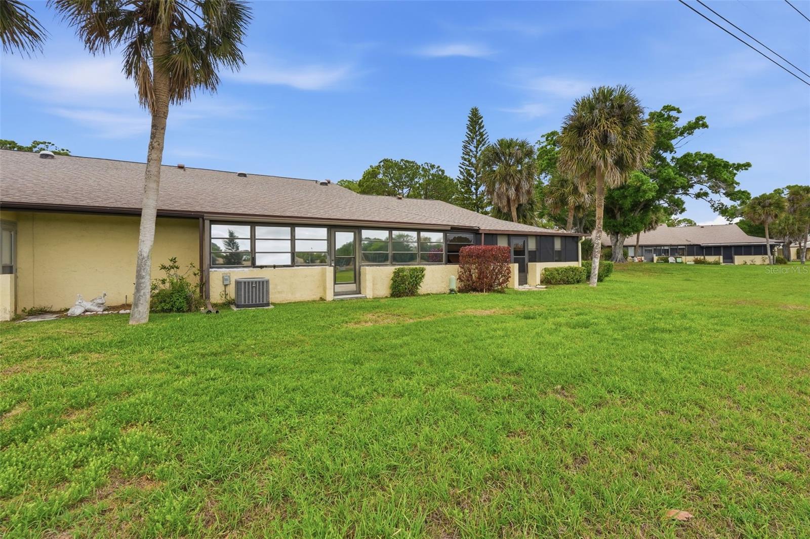 Listing photo id 24 for 1304 13th Circle Se 110