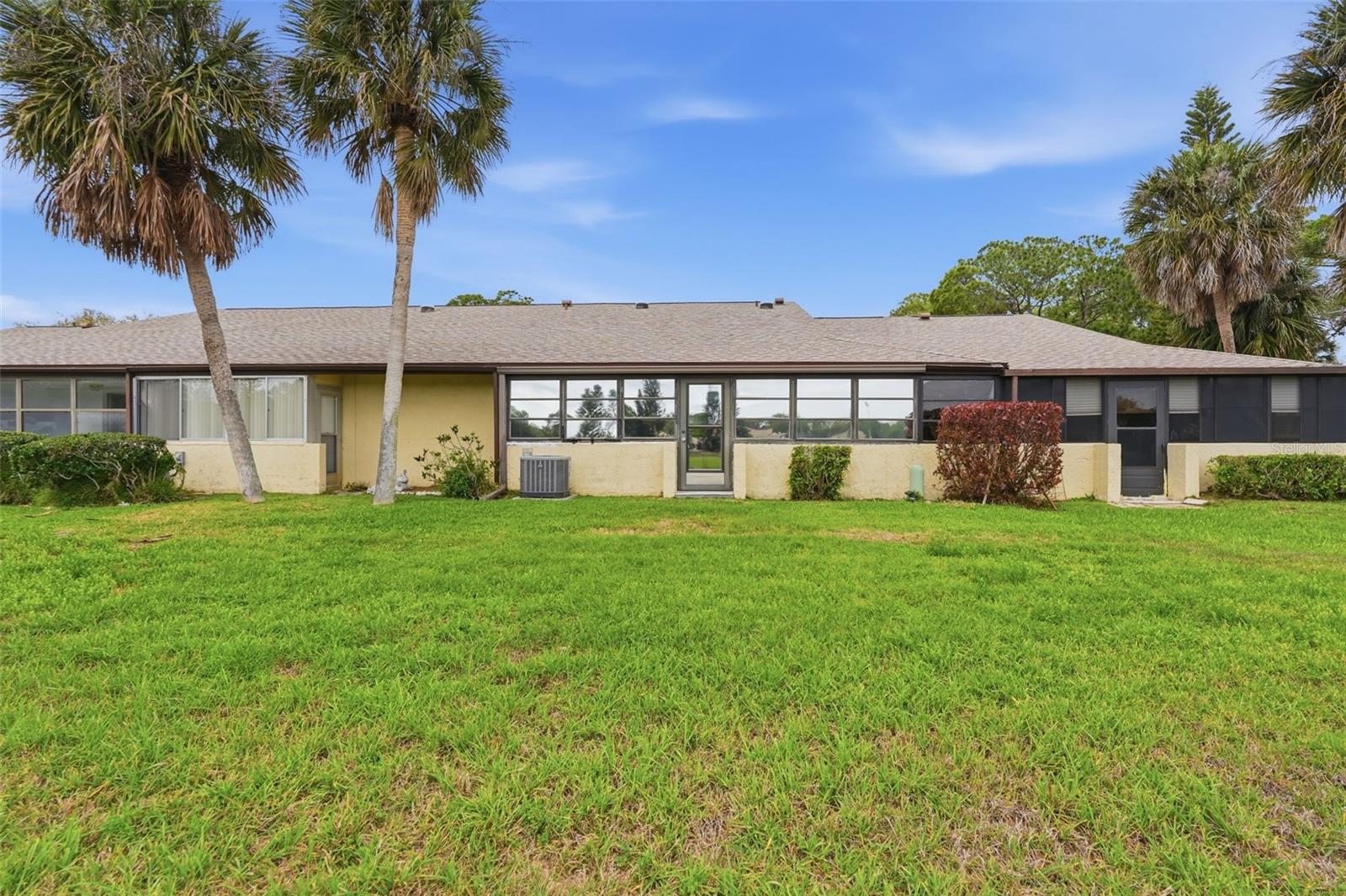 Listing photo id 25 for 1304 13th Circle Se 110