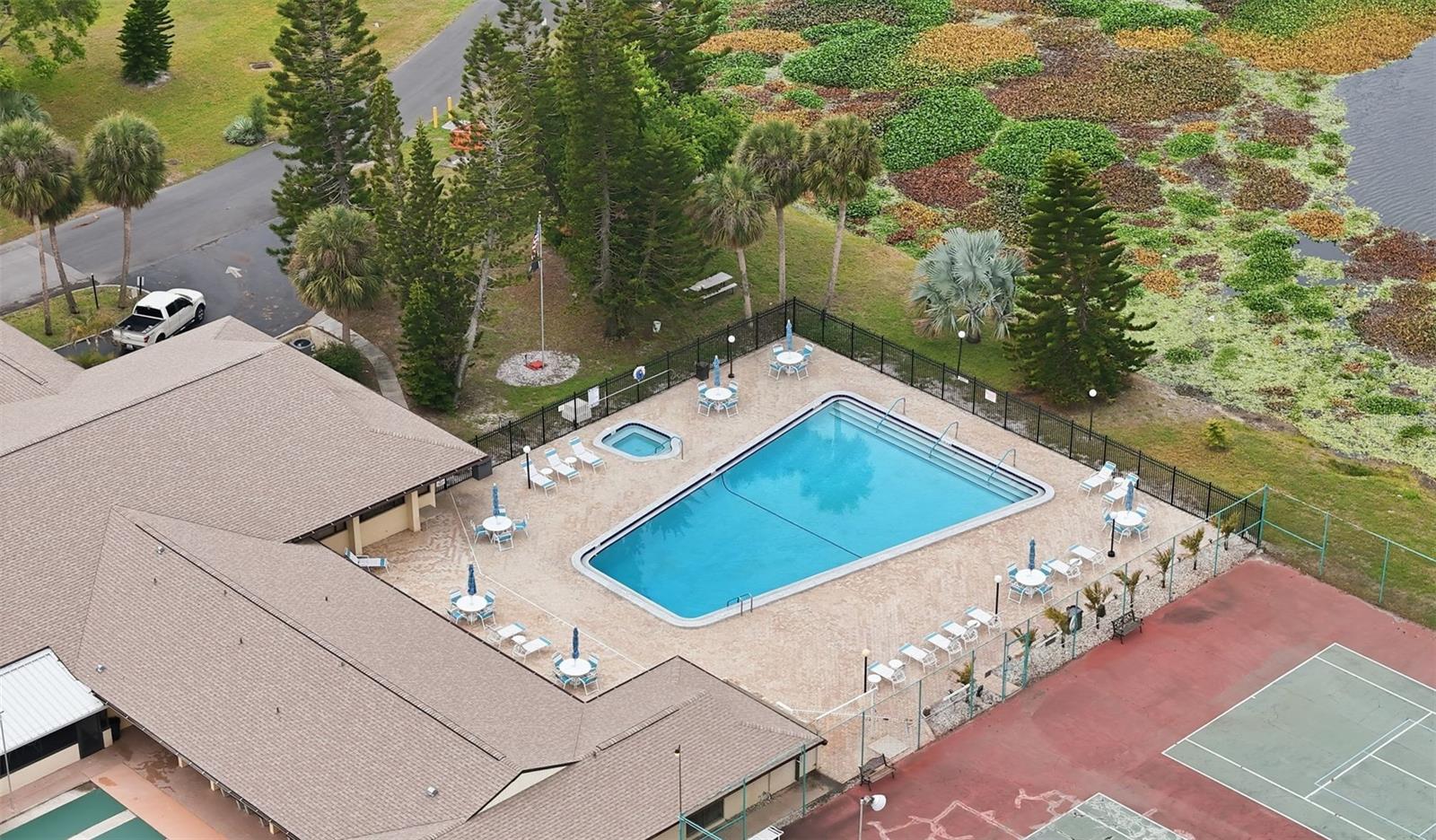 Listing photo id 27 for 1304 13th Circle Se 110