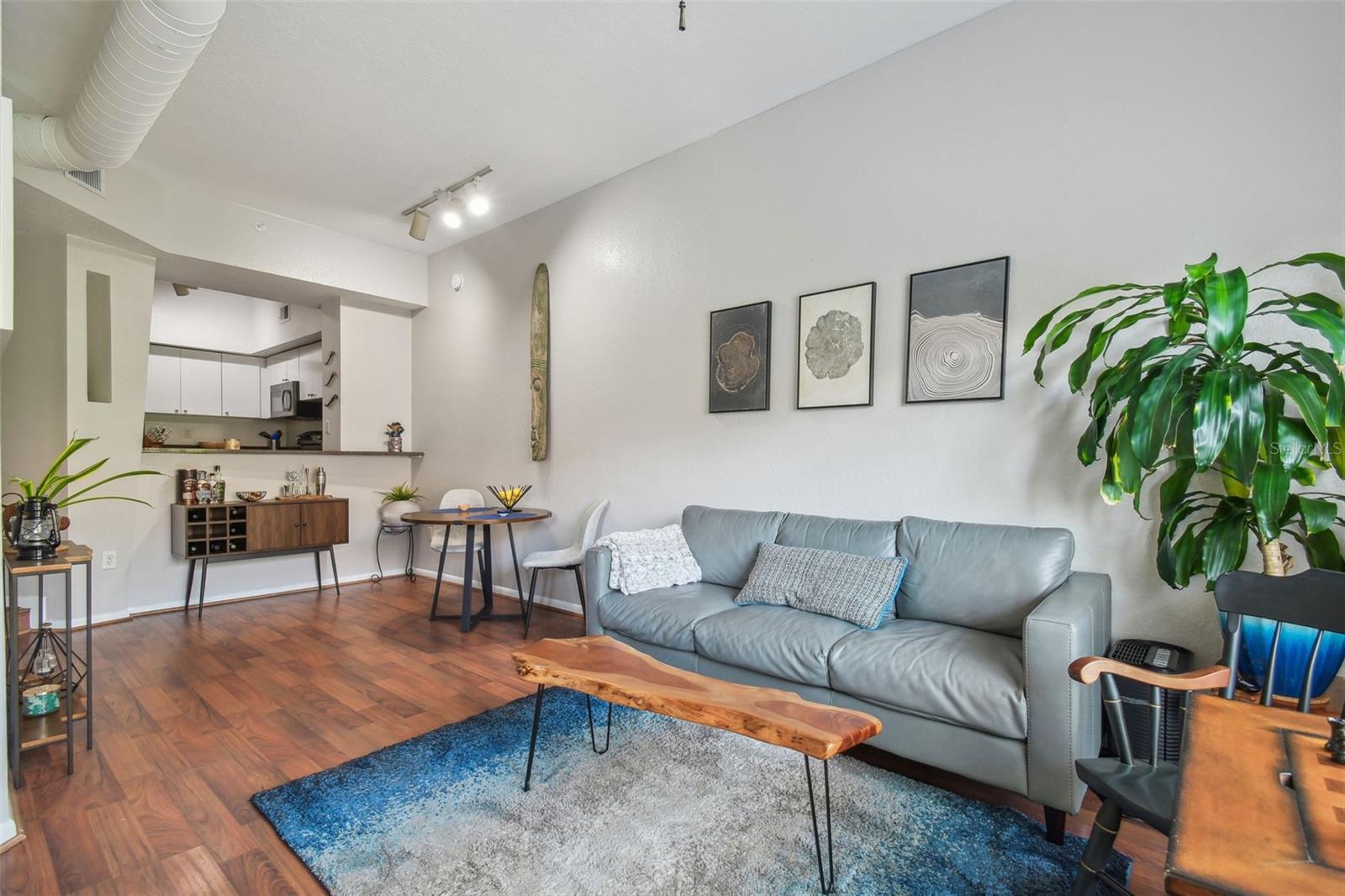 Image 10 of 27 For 2440 Horatio Street 1031