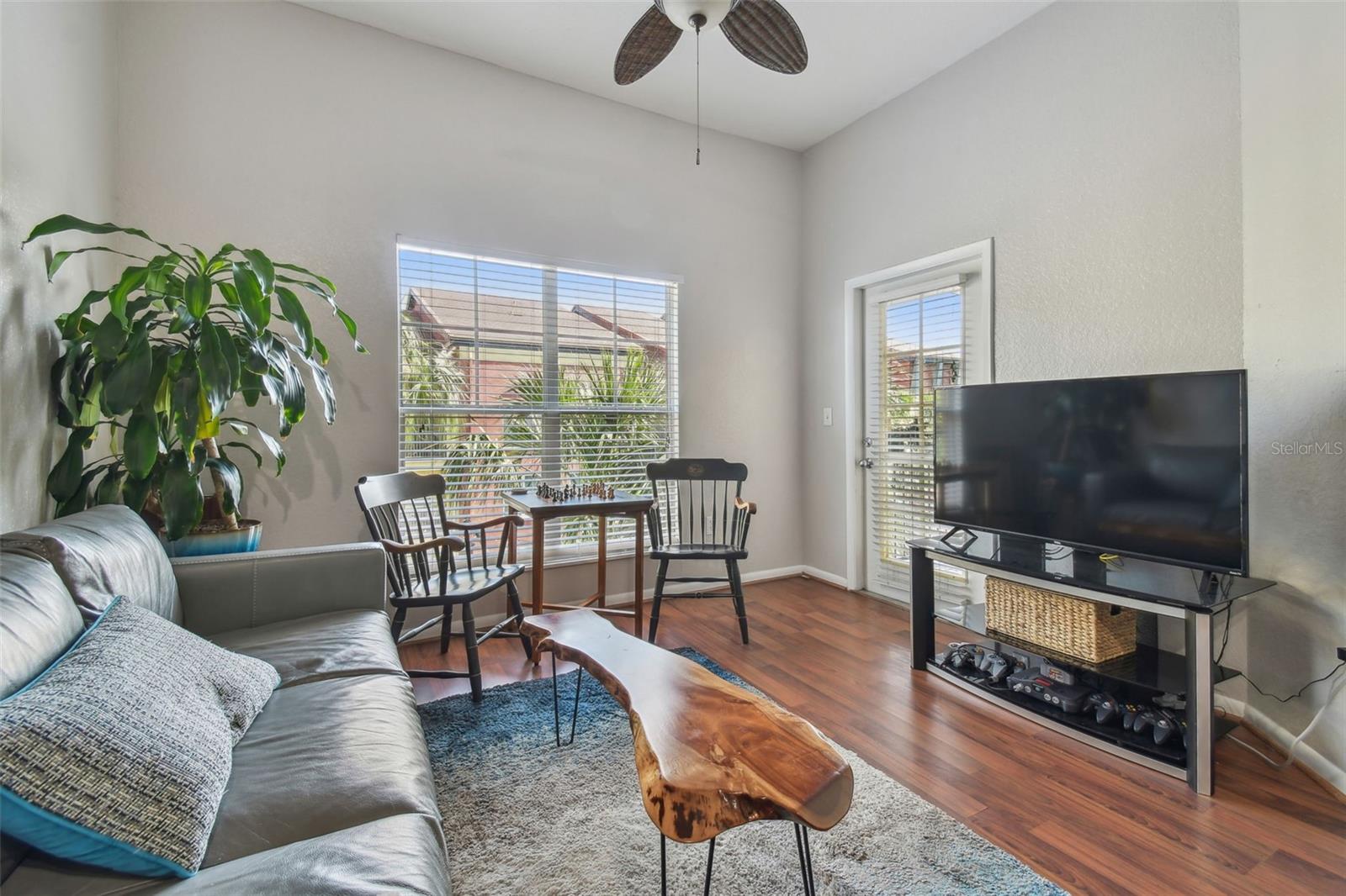 Image 11 of 27 For 2440 Horatio Street 1031