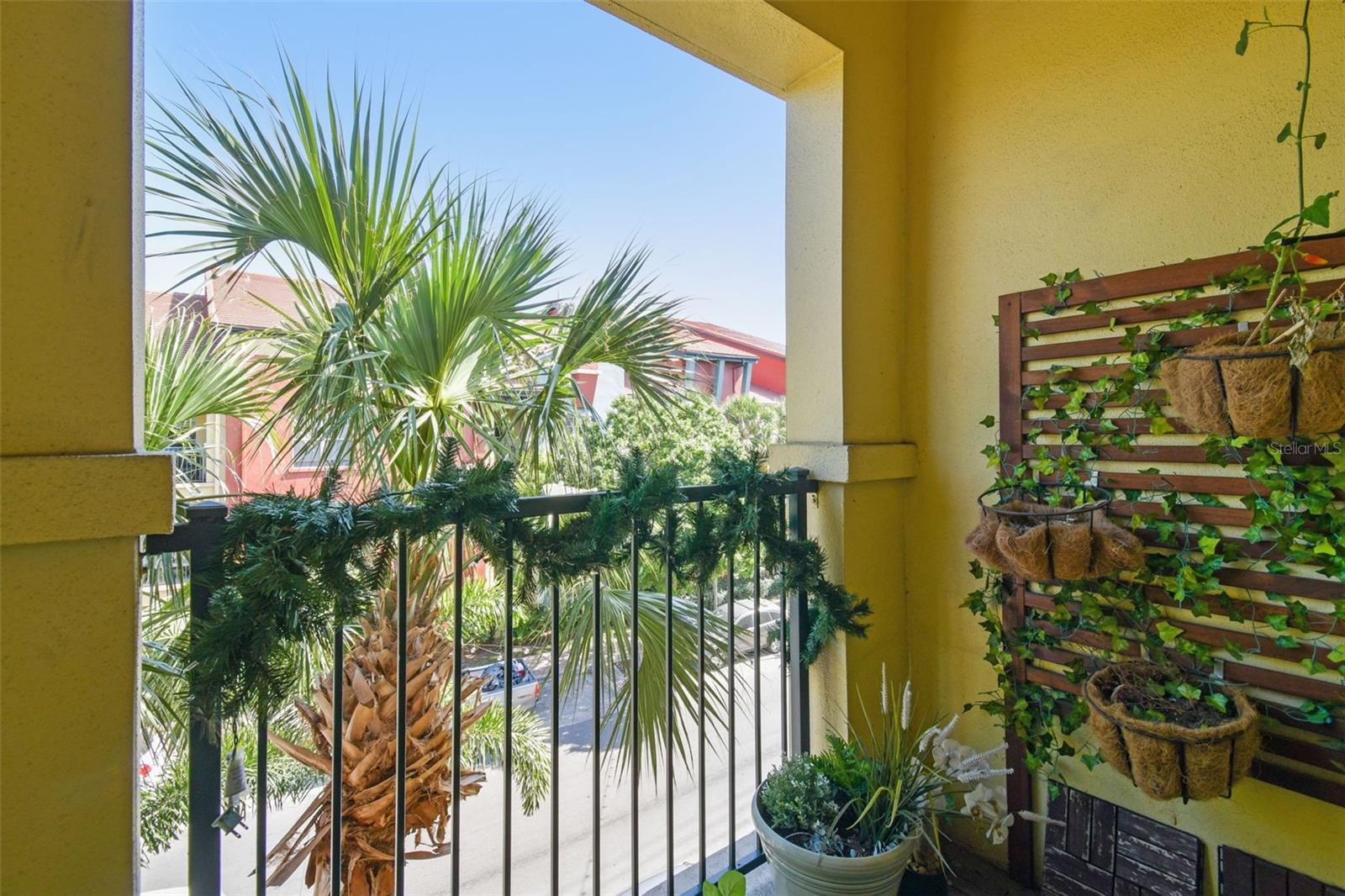 Image 9 of 27 For 2440 Horatio Street 1031