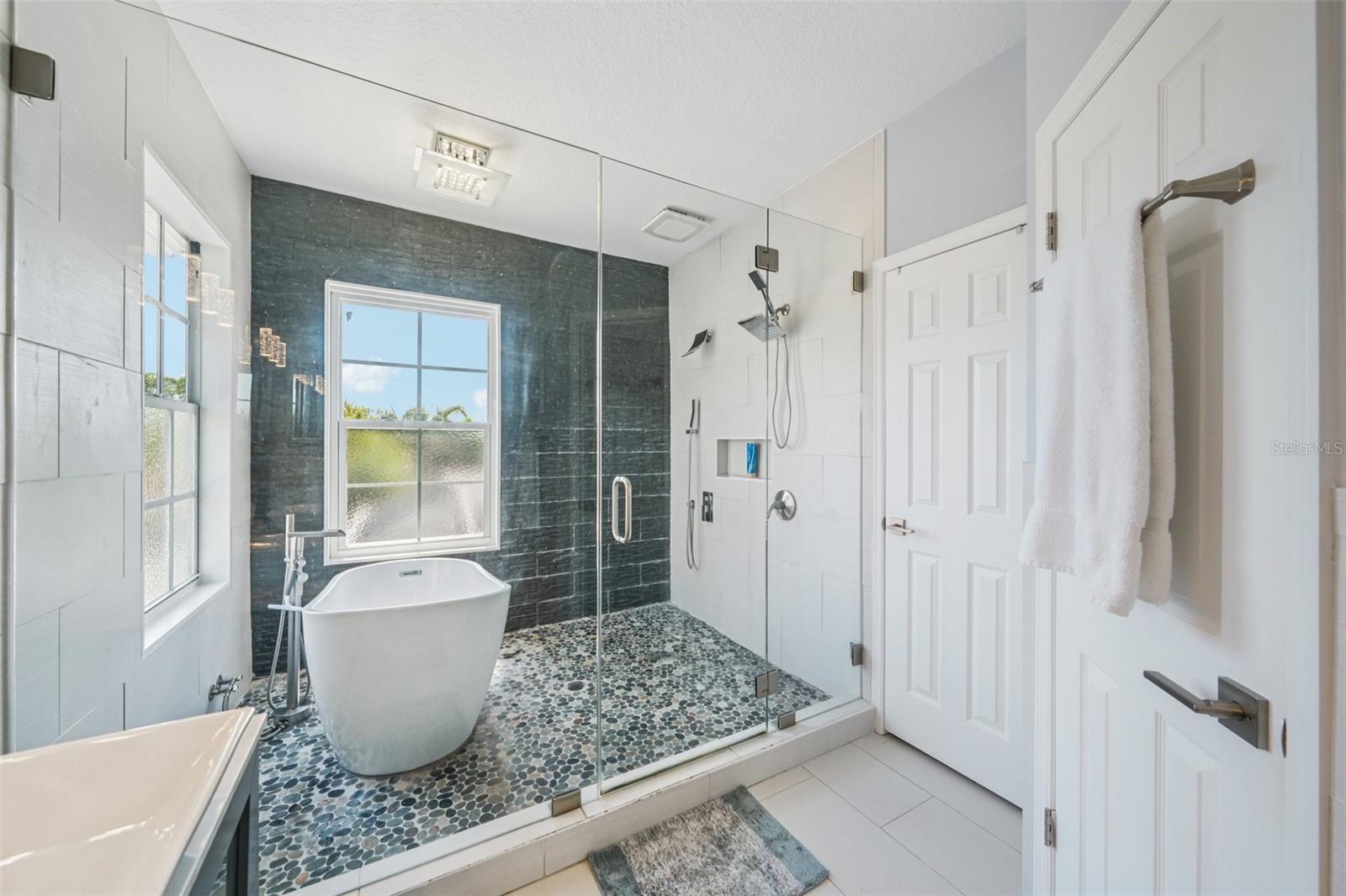 Image 40 of 65 For 750 Sand Pine Drive Ne