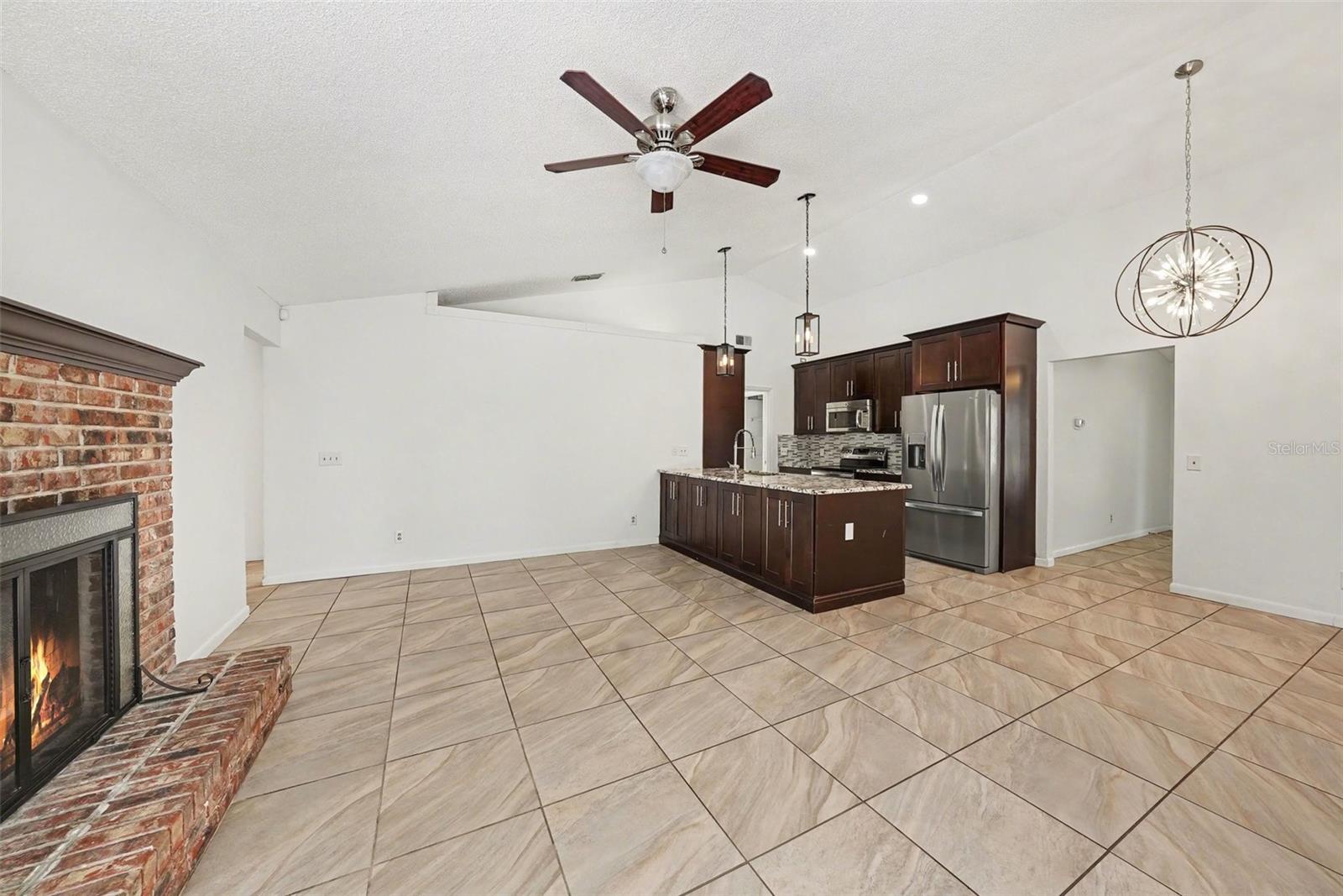 Listing photo id 11 for 6202 Boone Drive