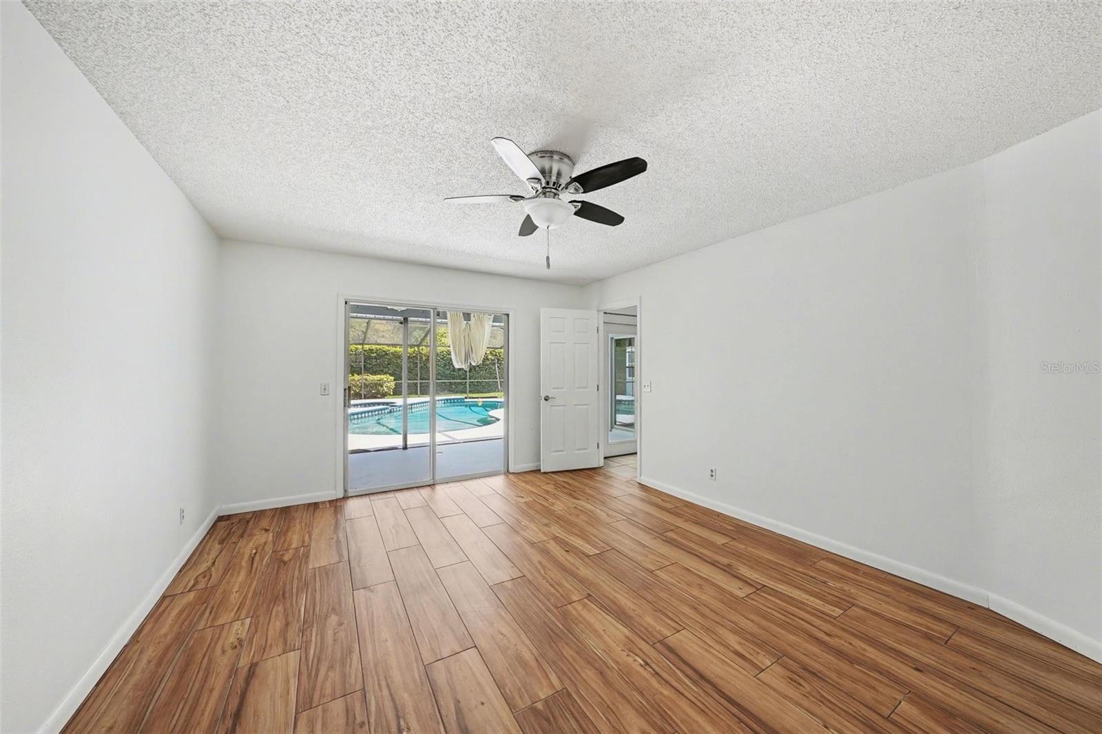 Listing photo id 16 for 6202 Boone Drive