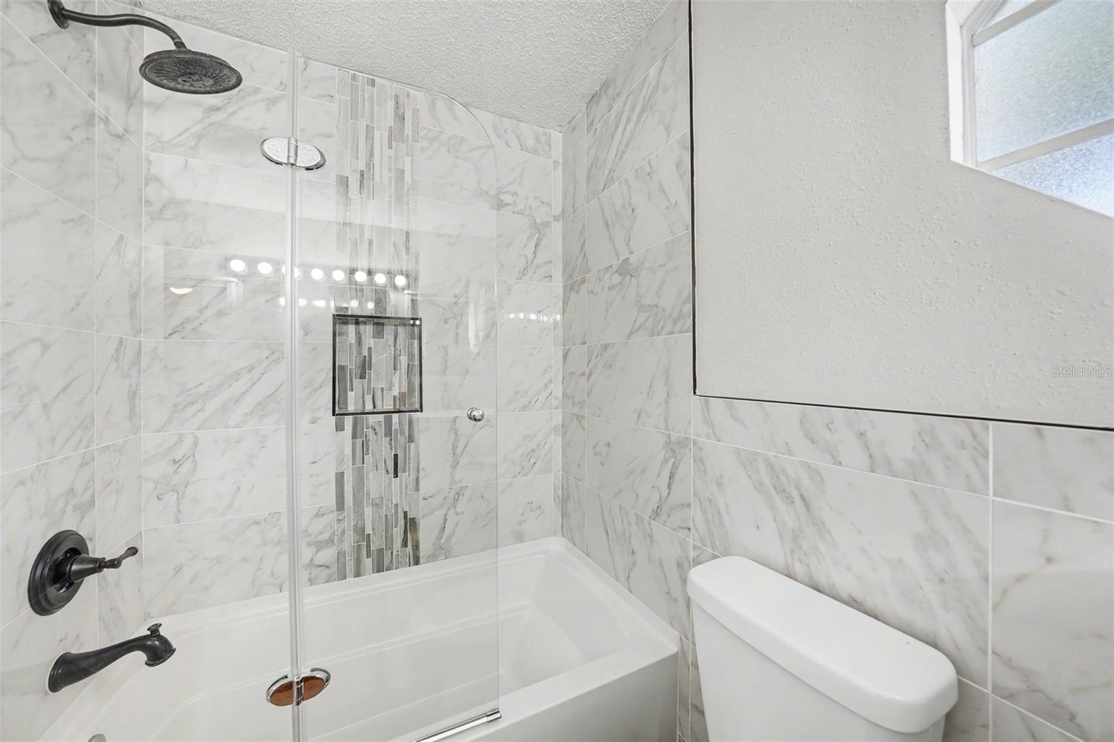 Listing photo id 18 for 6202 Boone Drive