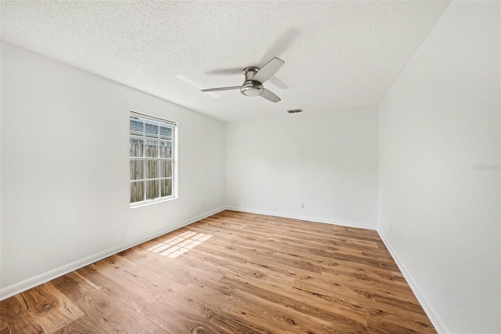 Listing photo id 19 for 6202 Boone Drive