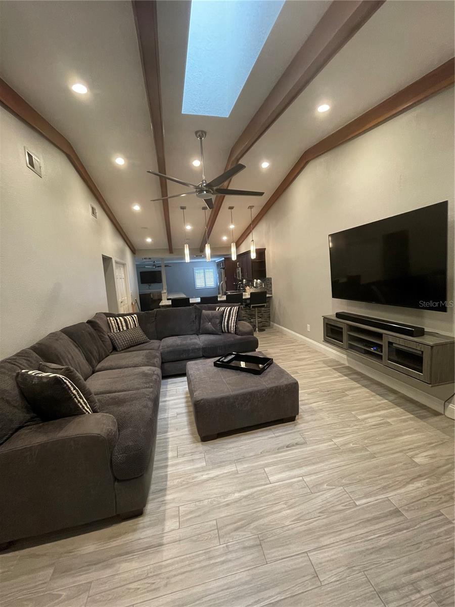 Image 4 of 12 For 1450 Mahogany Lane