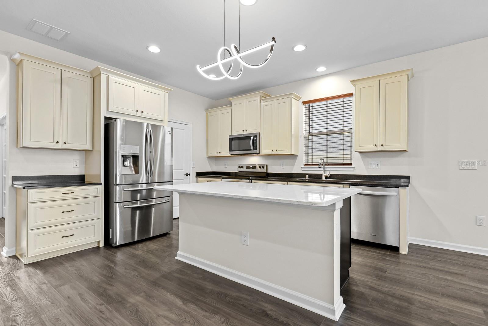 Image 10 of 29 For 10733 Planer Picket Drive