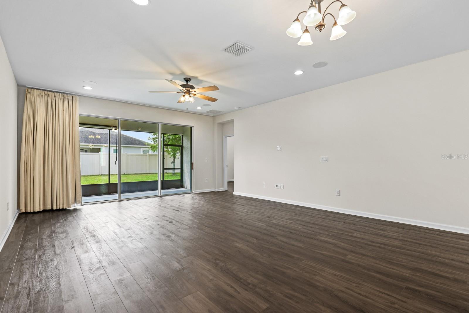 Image 14 of 29 For 10733 Planer Picket Drive