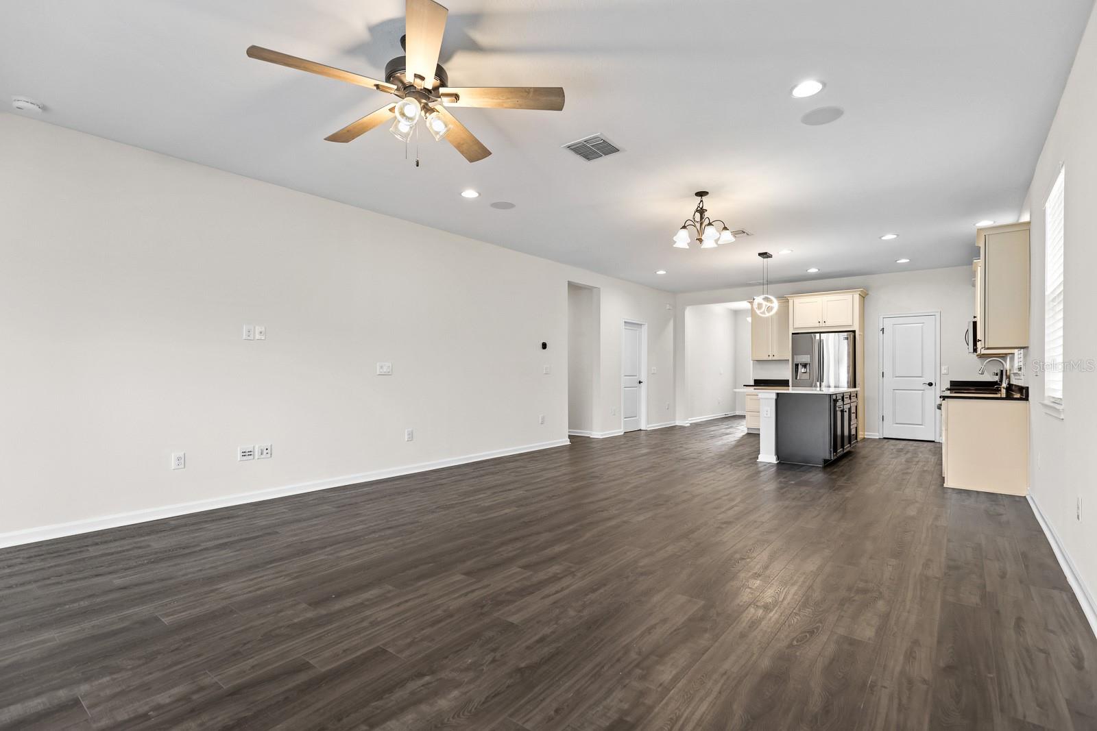 Image 15 of 29 For 10733 Planer Picket Drive