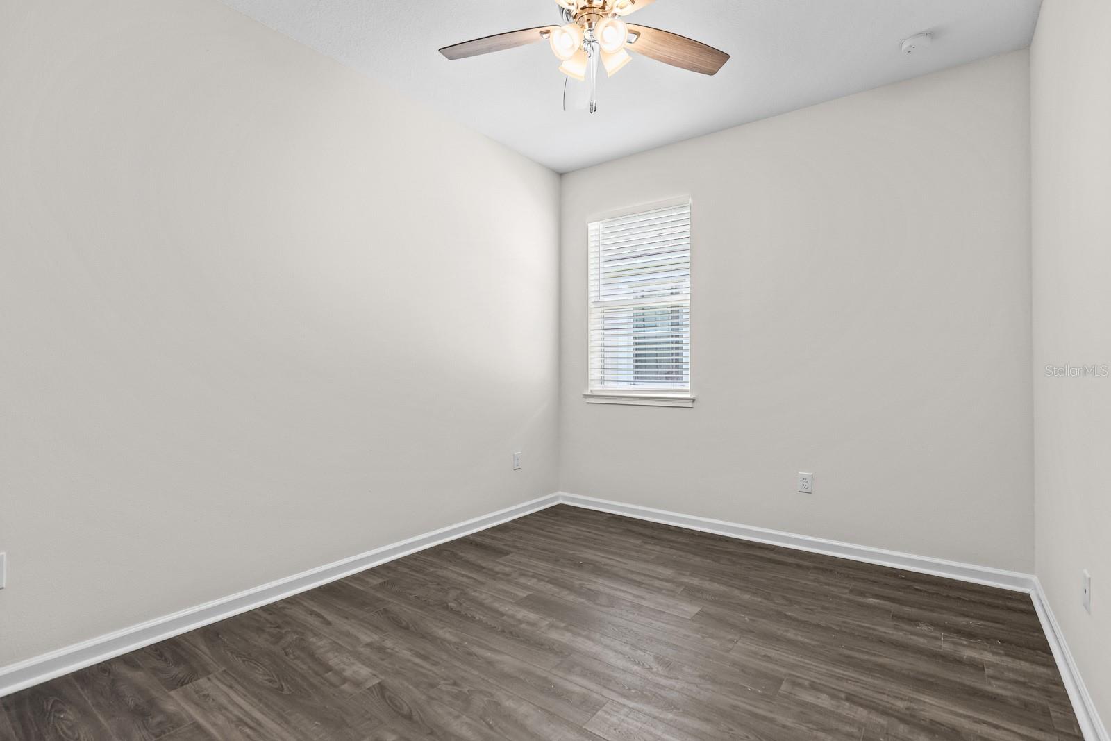 Image 21 of 29 For 10733 Planer Picket Drive