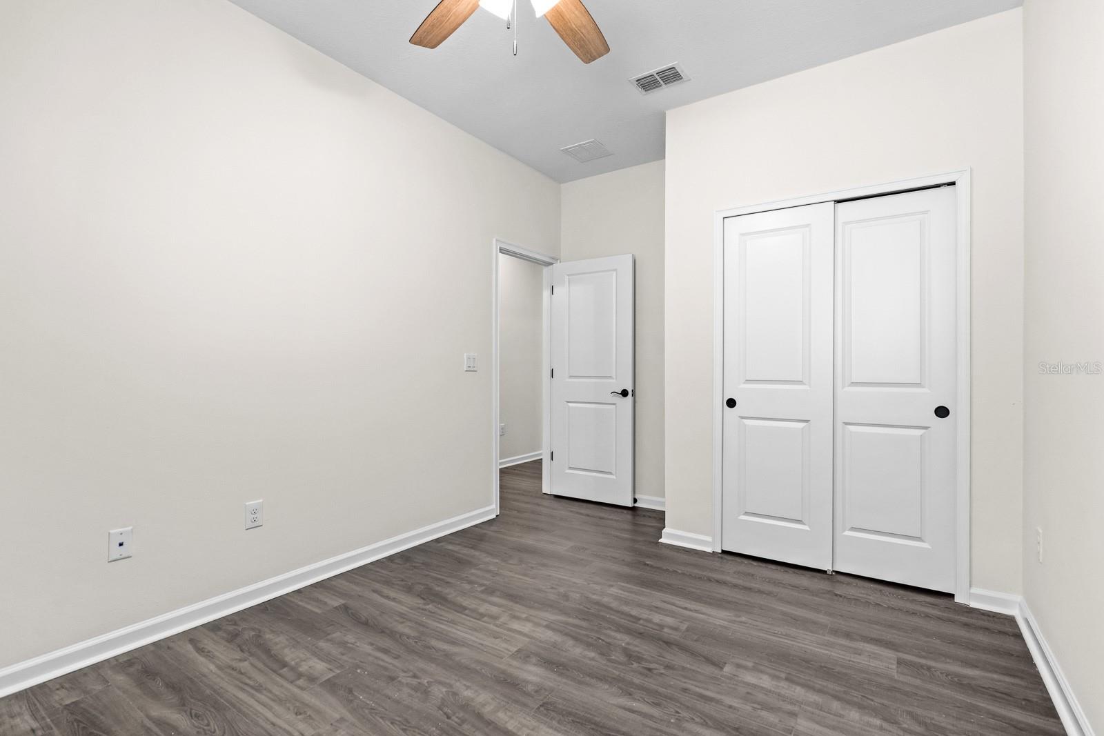 Image 22 of 29 For 10733 Planer Picket Drive