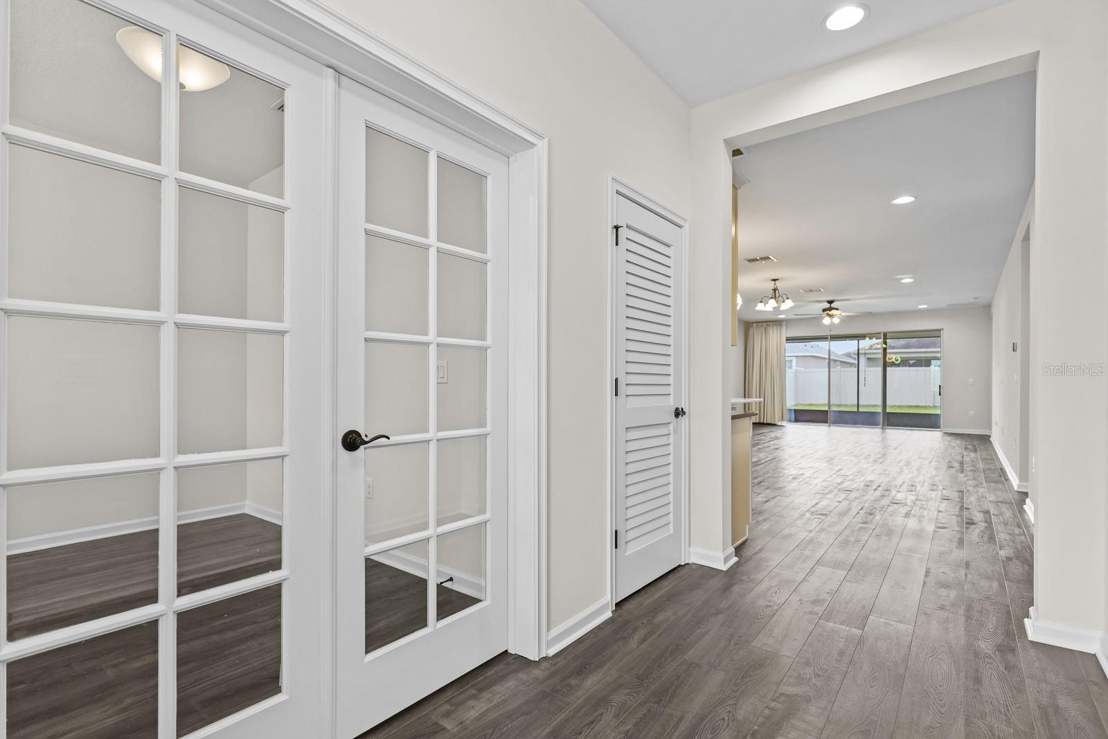 Image 5 of 29 For 10733 Planer Picket Drive