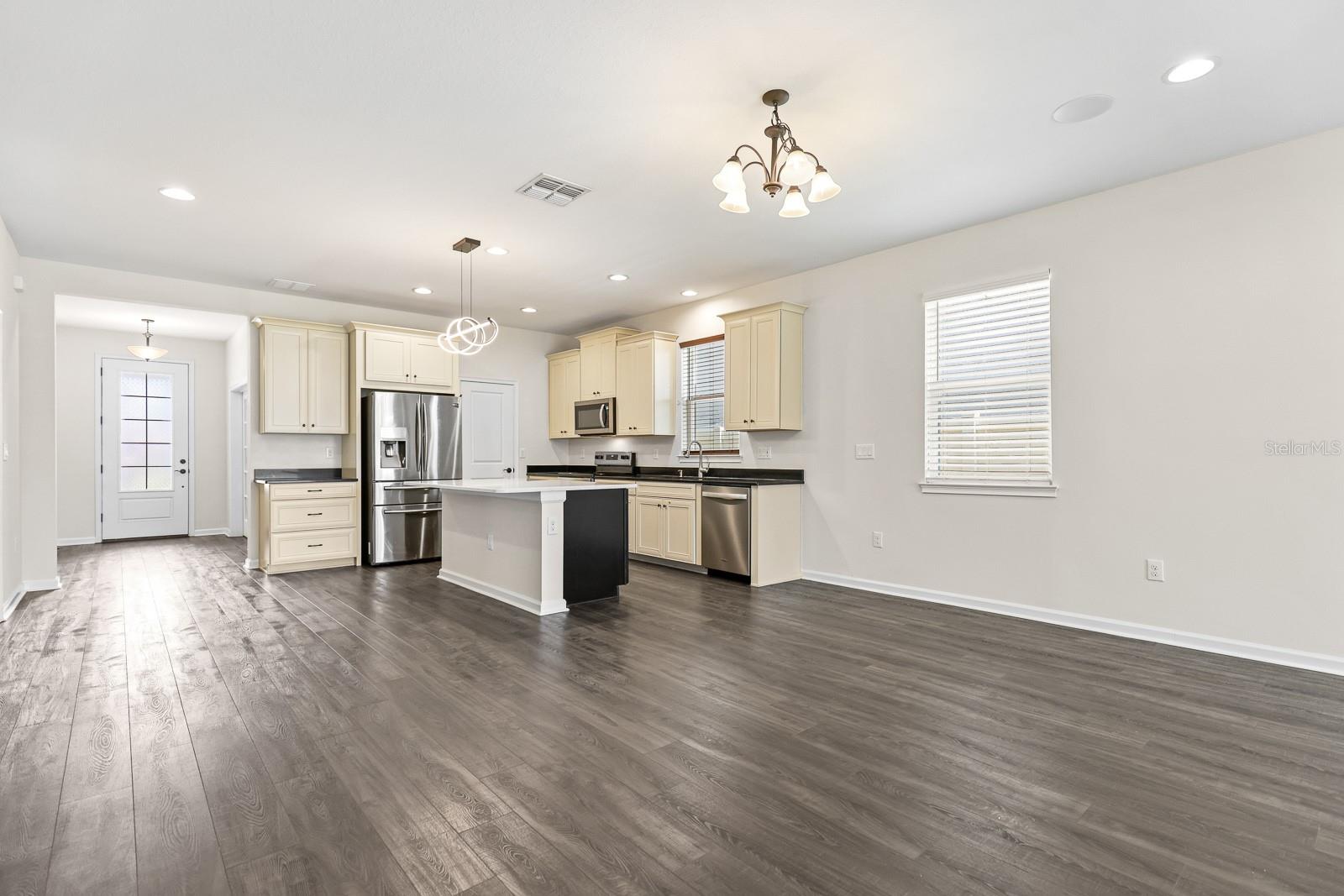 Image 8 of 29 For 10733 Planer Picket Drive