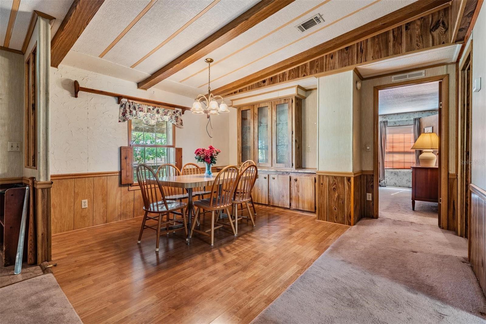 Listing photo id 9 for 6606 Gator Ranch Street