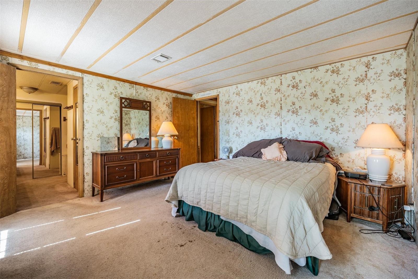 Listing photo id 10 for 6606 Gator Ranch Street