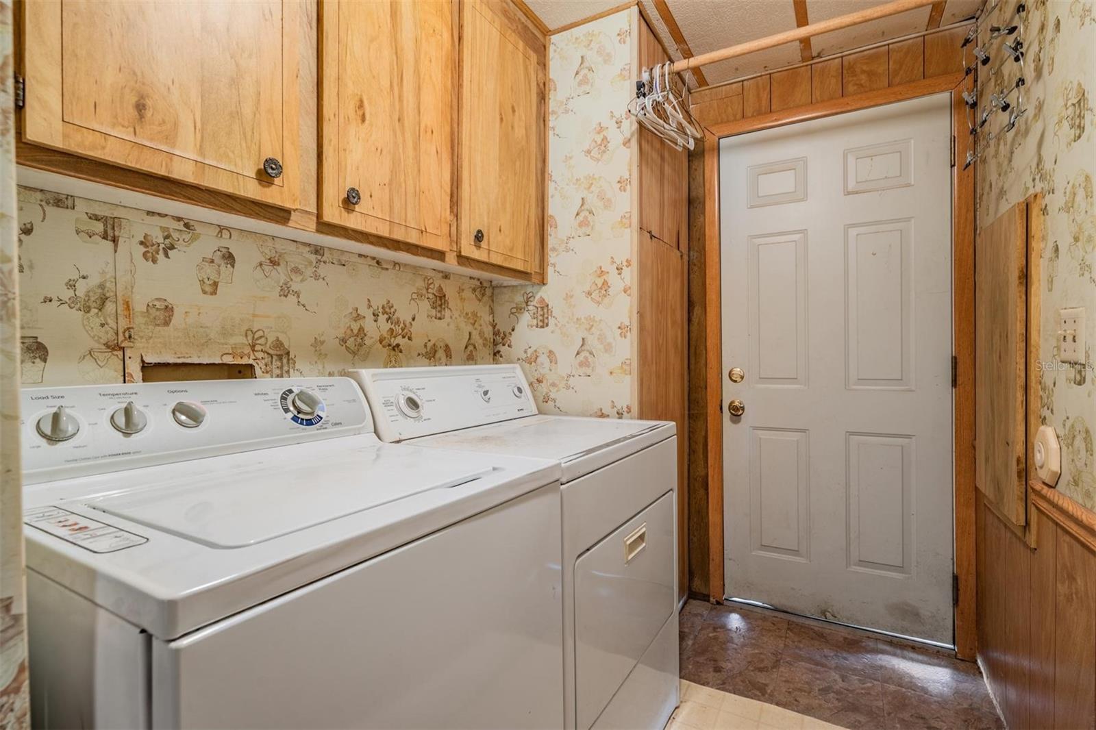 Listing photo id 15 for 6606 Gator Ranch Street