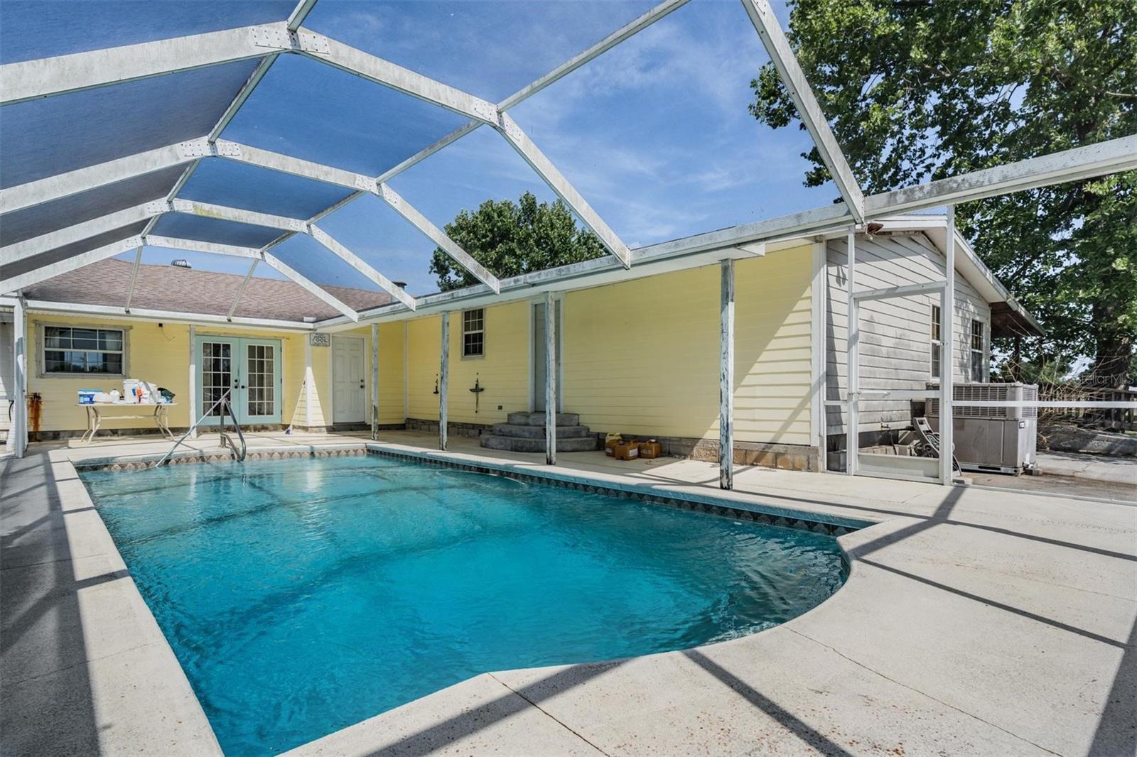 Listing photo id 1 for 6606 Gator Ranch Street