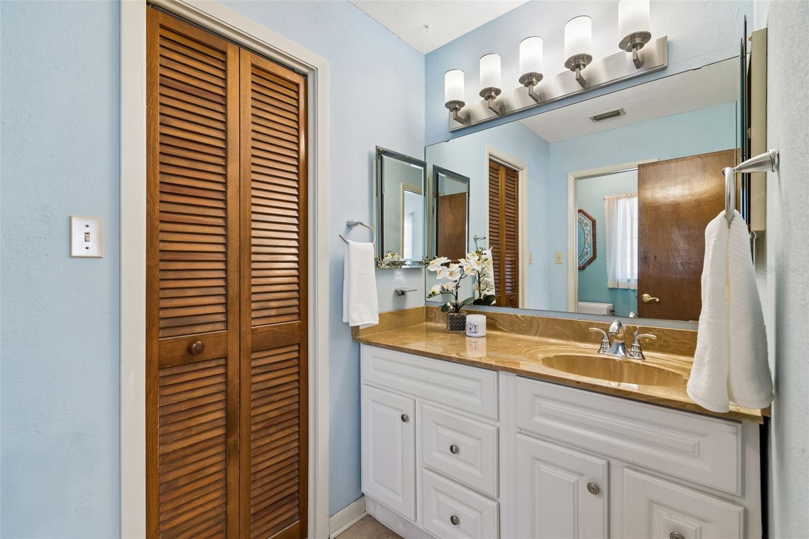 Image 13 of 34 For 2210 Ladywood Court