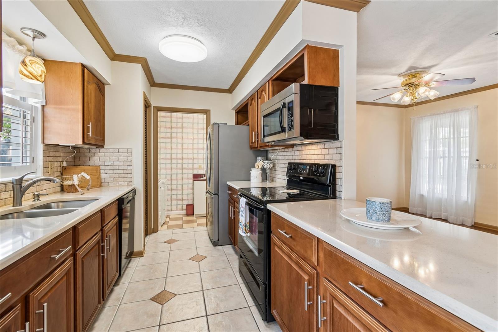 Image 5 of 34 For 2210 Ladywood Court