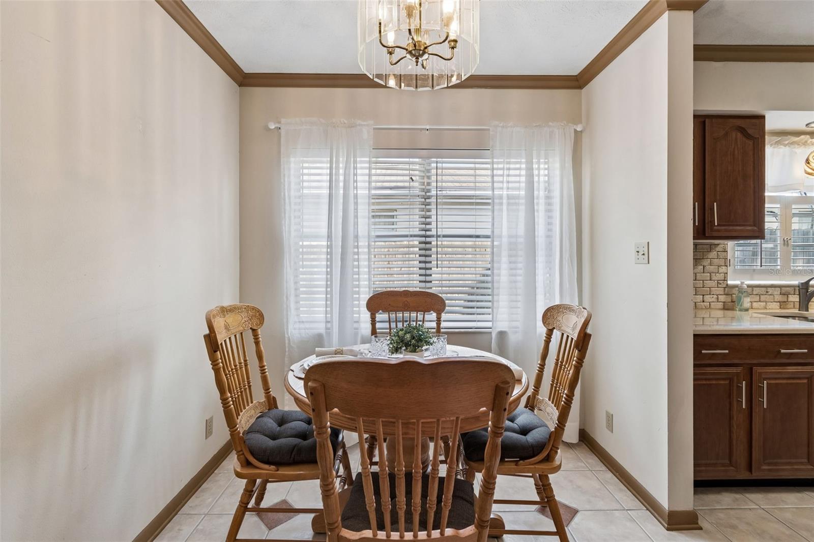 Image 7 of 34 For 2210 Ladywood Court