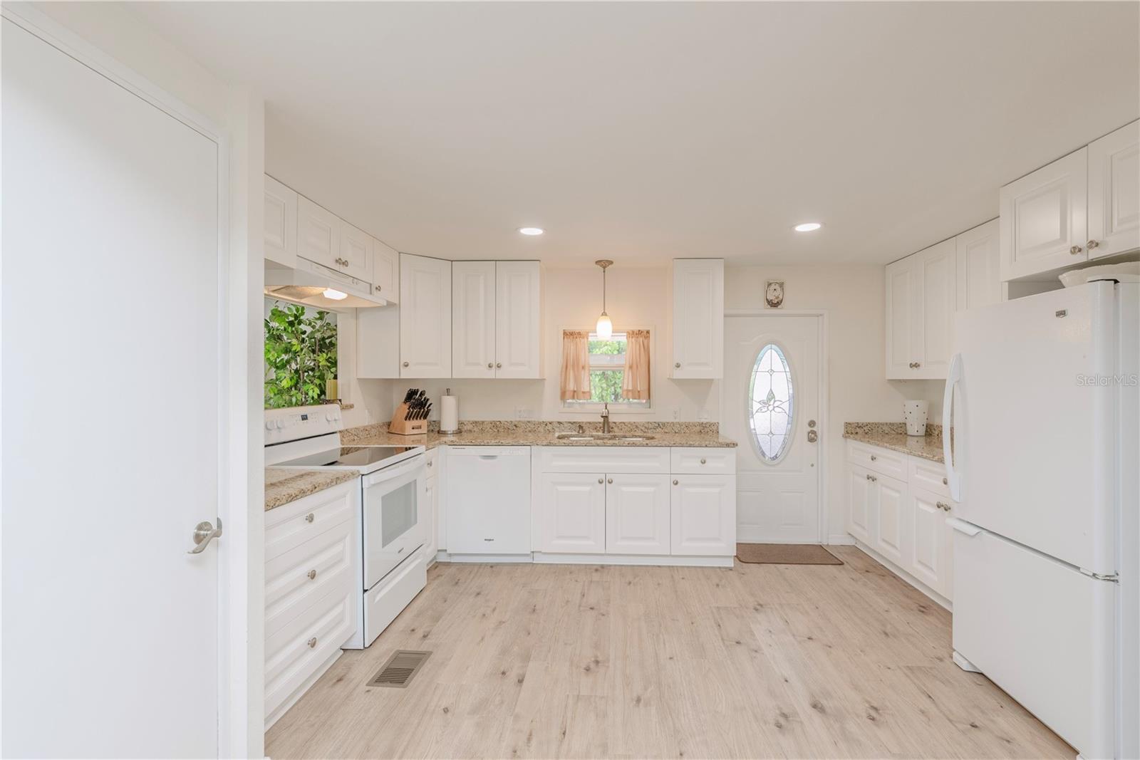 Image 6 of 58 For 4851 Gandy Boulevard 23c